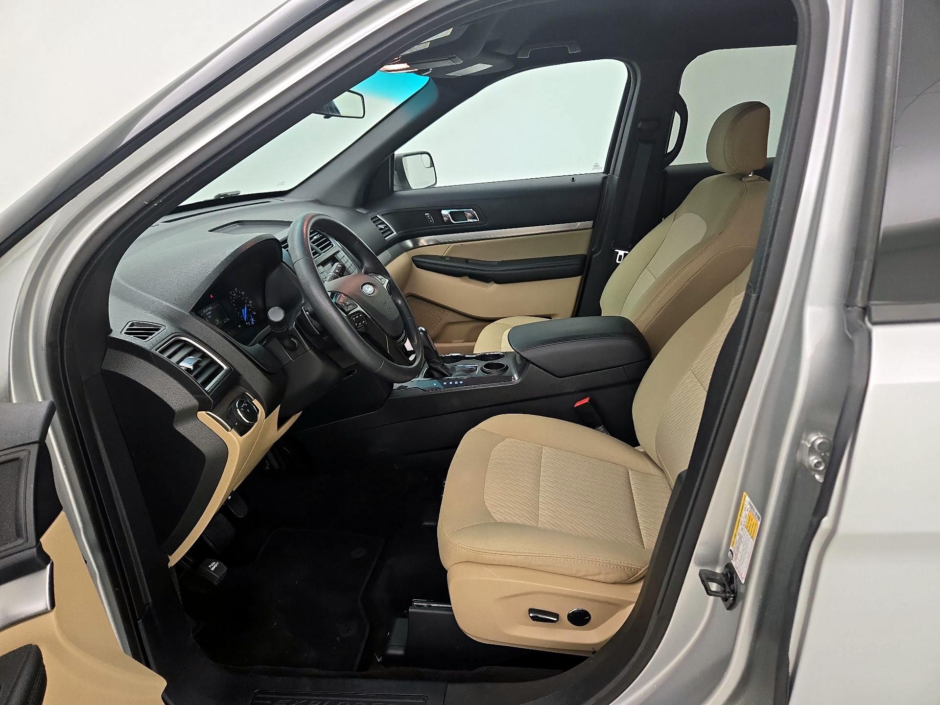 Thumbnail: 2016 Ford Explorer - 11