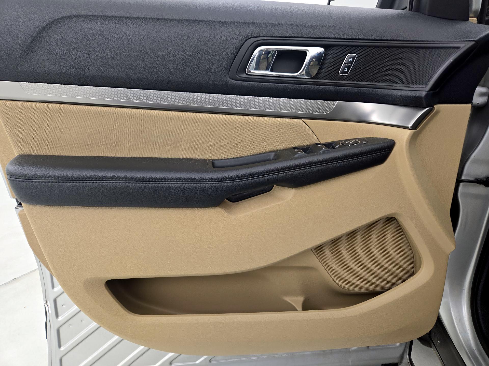 Thumbnail: 2016 Ford Explorer - 12