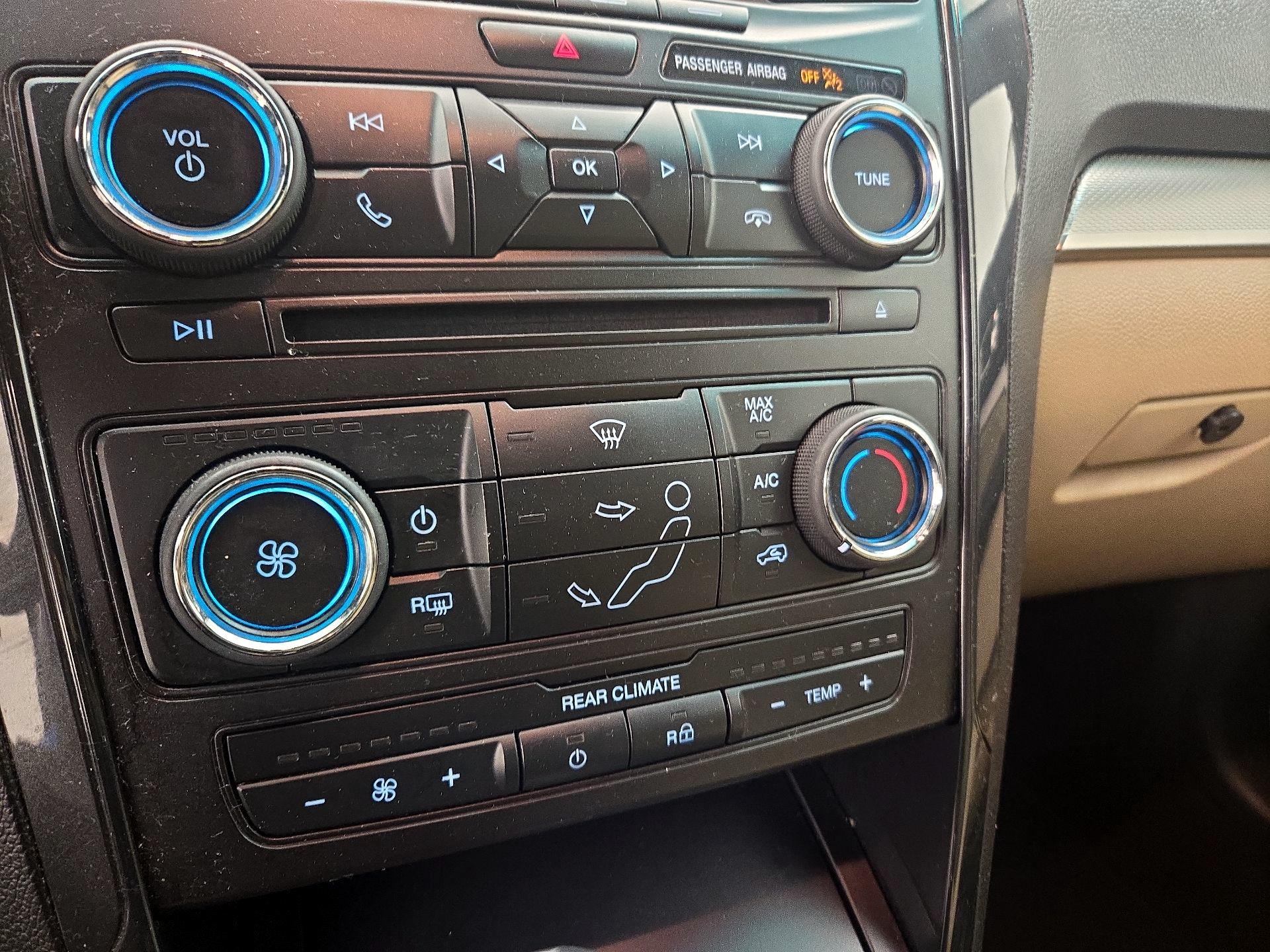 Thumbnail: 2016 Ford Explorer - 16