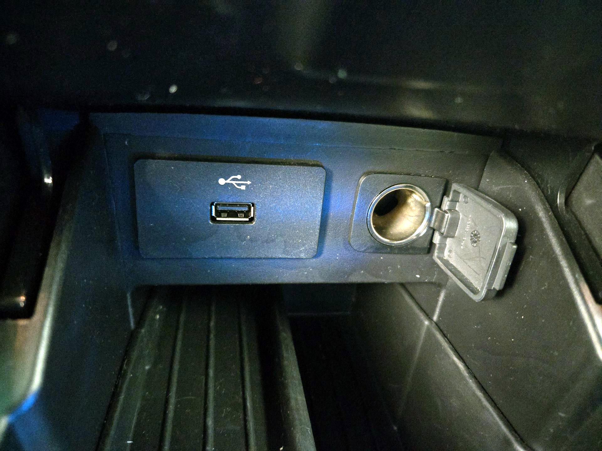 Thumbnail: 2016 Ford Explorer - 18