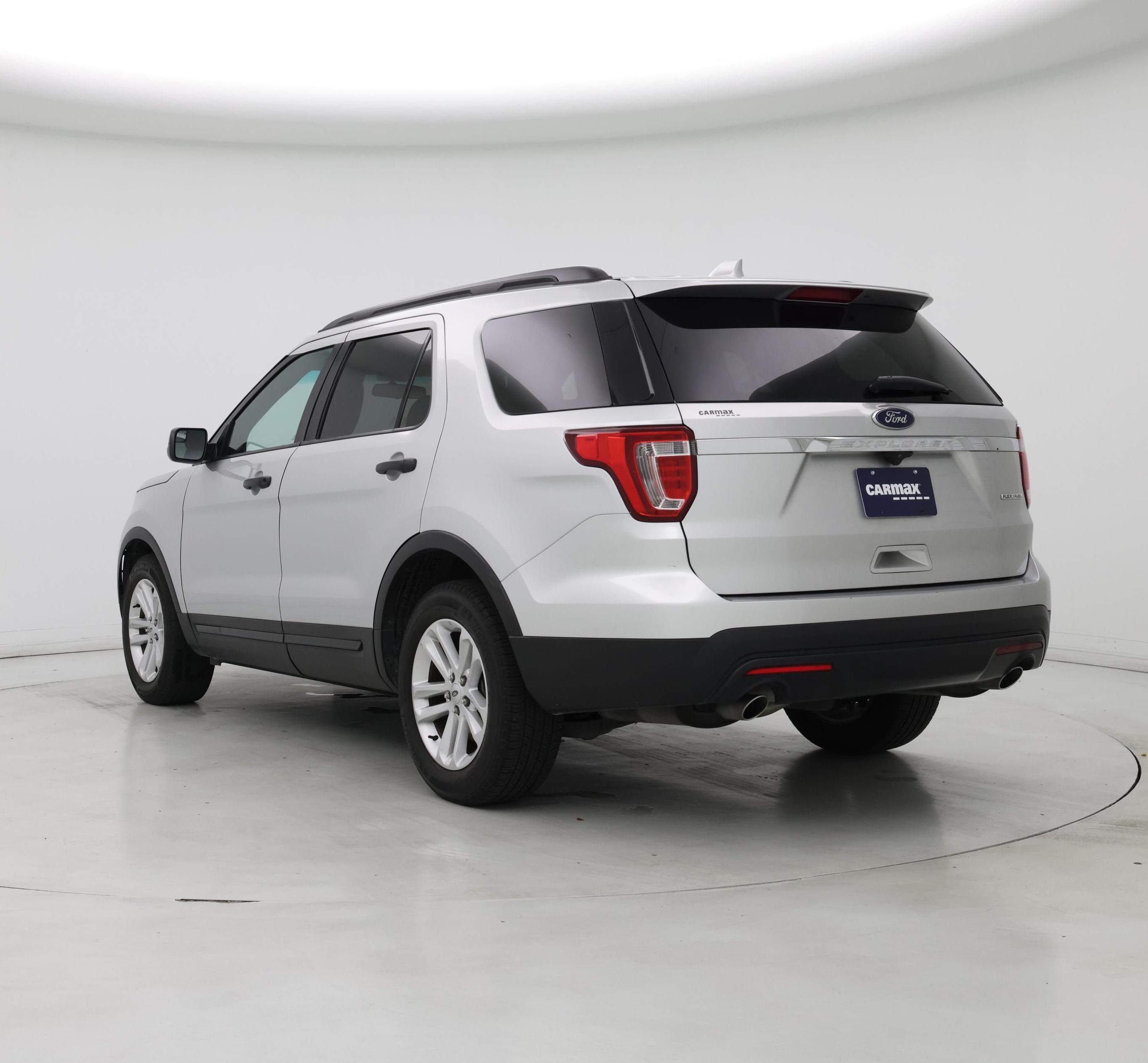 Thumbnail: 2016 Ford Explorer - 2