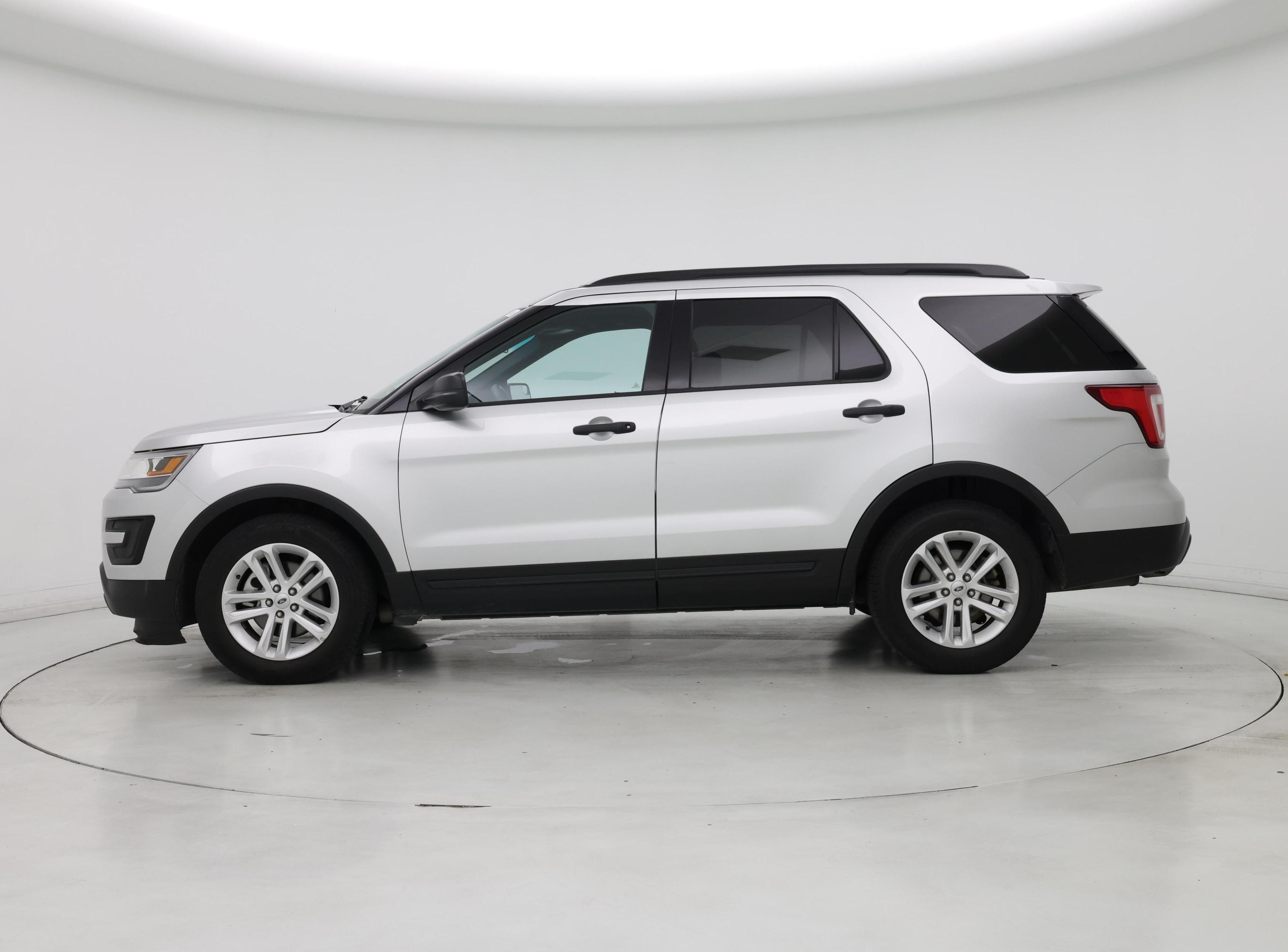 Thumbnail: 2016 Ford Explorer - 3