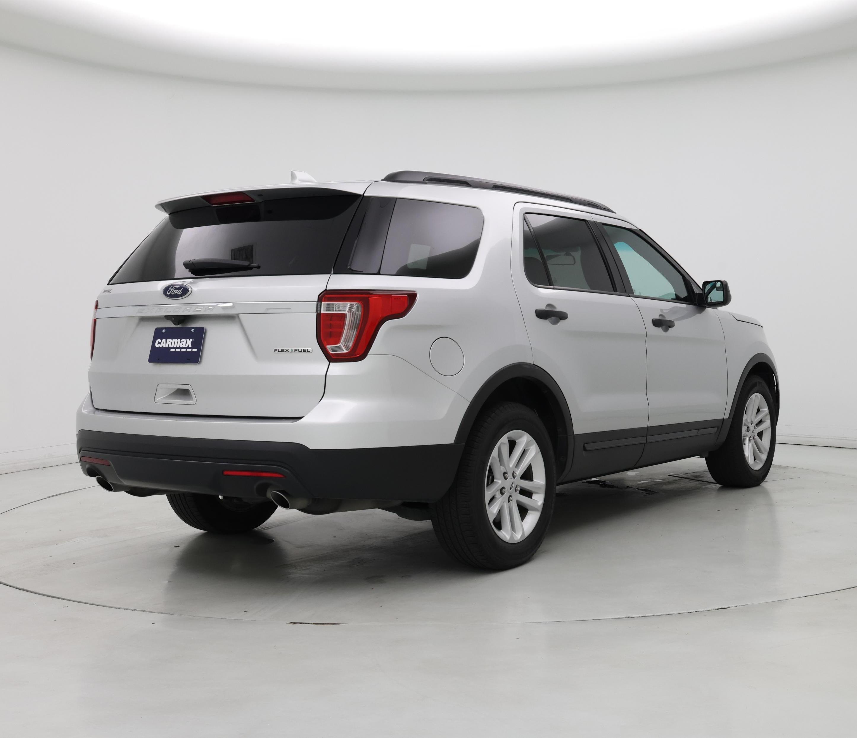 Thumbnail: 2016 Ford Explorer - 8