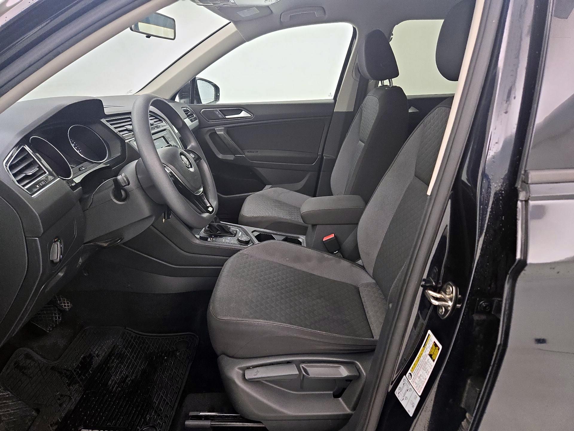 Thumbnail: 2018 Volkswagen Tiguan - 11