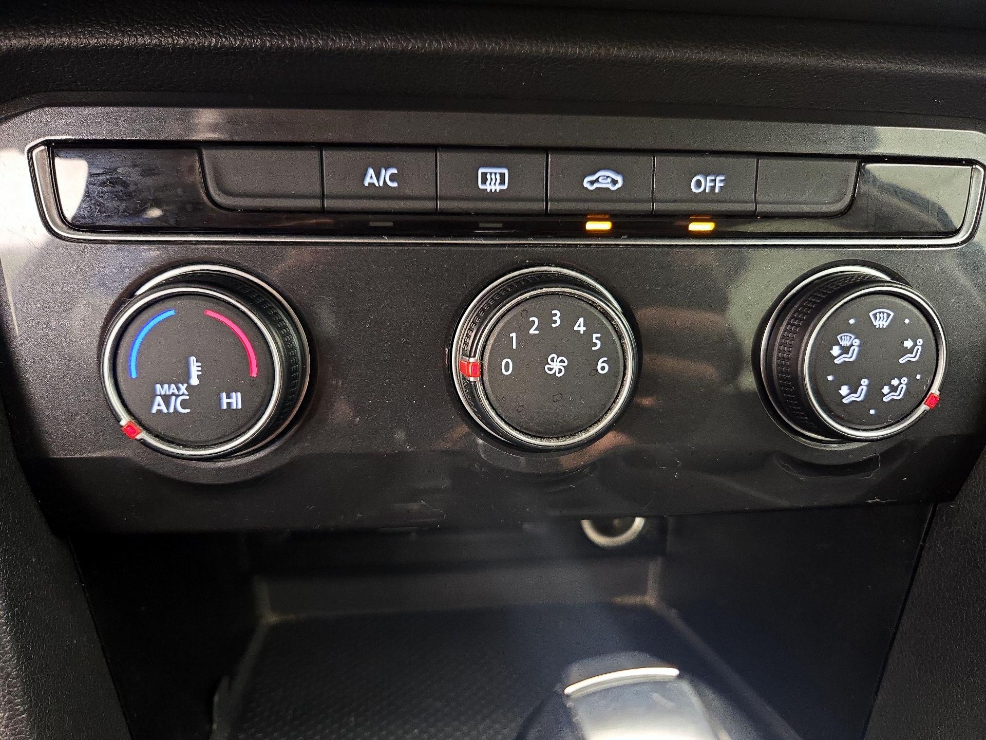 Thumbnail: 2018 Volkswagen Tiguan - 16