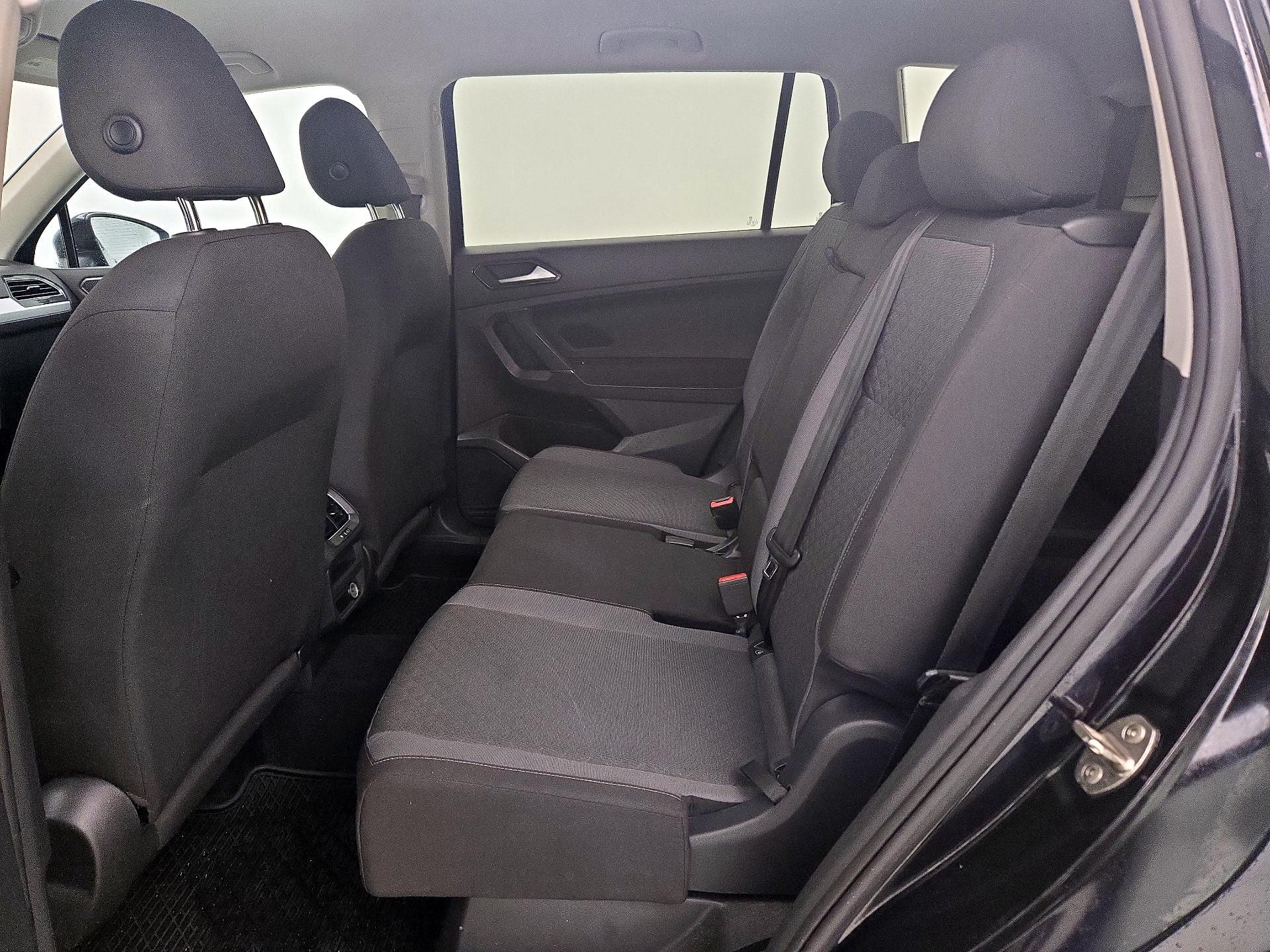 Thumbnail: 2018 Volkswagen Tiguan - 19