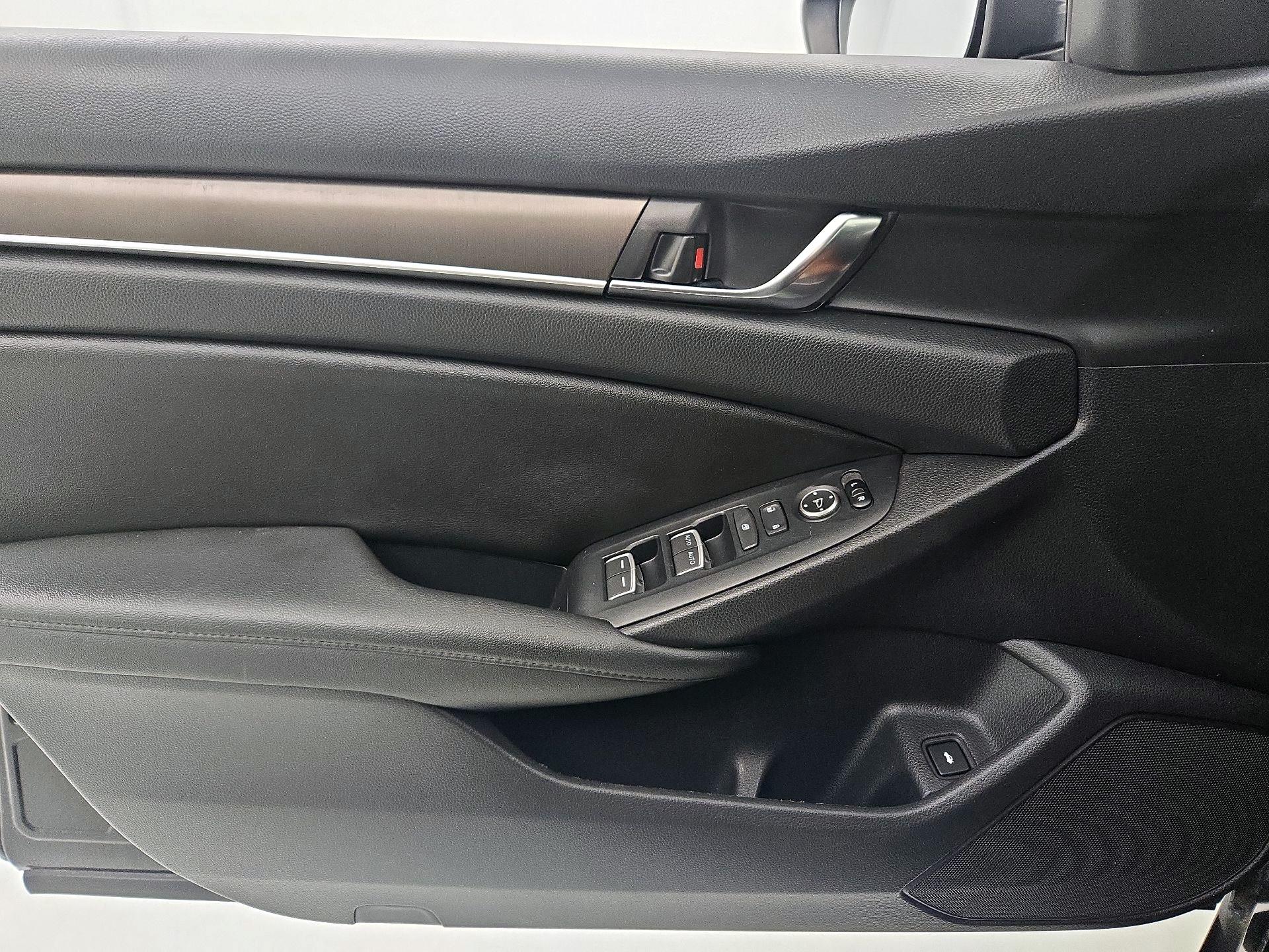 Thumbnail: 2019 Honda Accord - 12