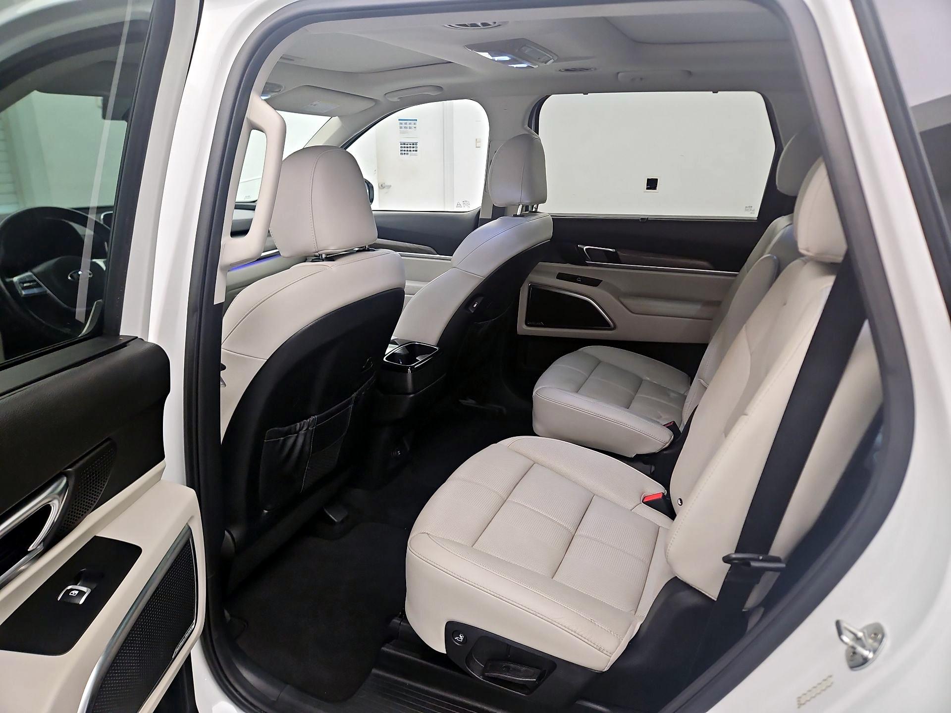 Thumbnail: 2020 Kia Telluride - 18