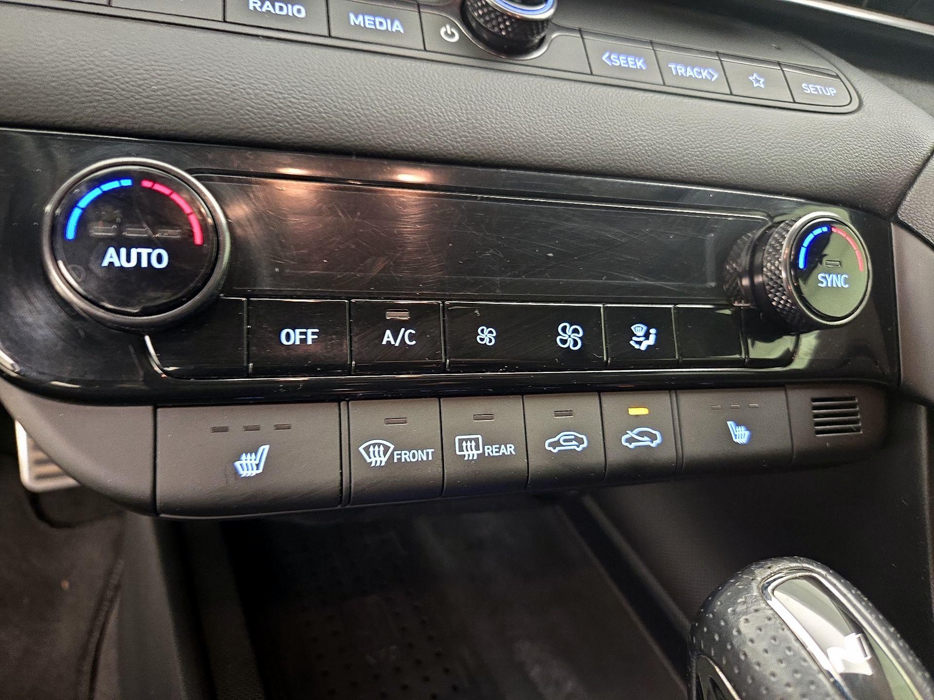 Thumbnail: 2023 Hyundai Elantra - 17