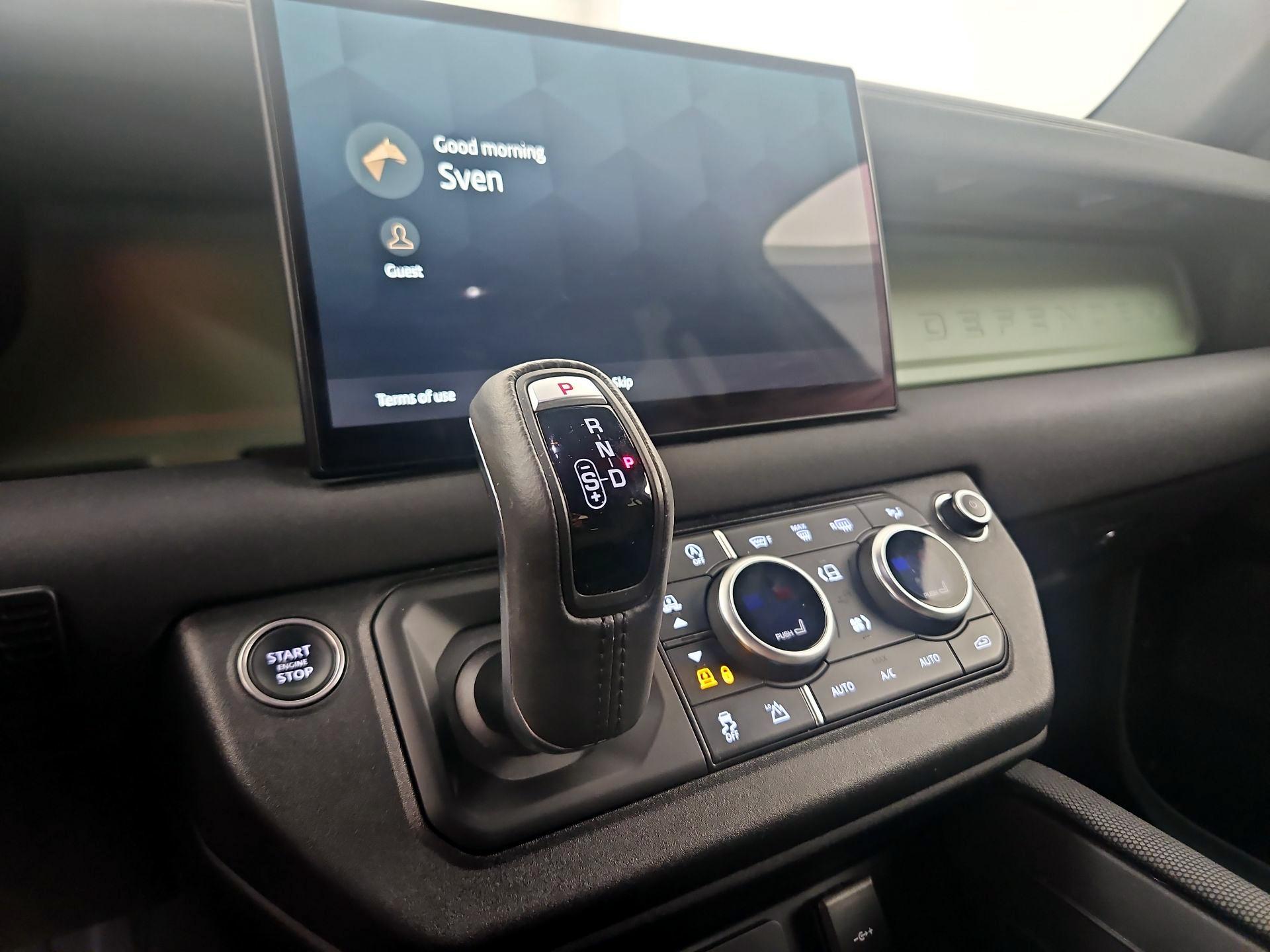 Thumbnail: 2023 Land Rover Defender - 17