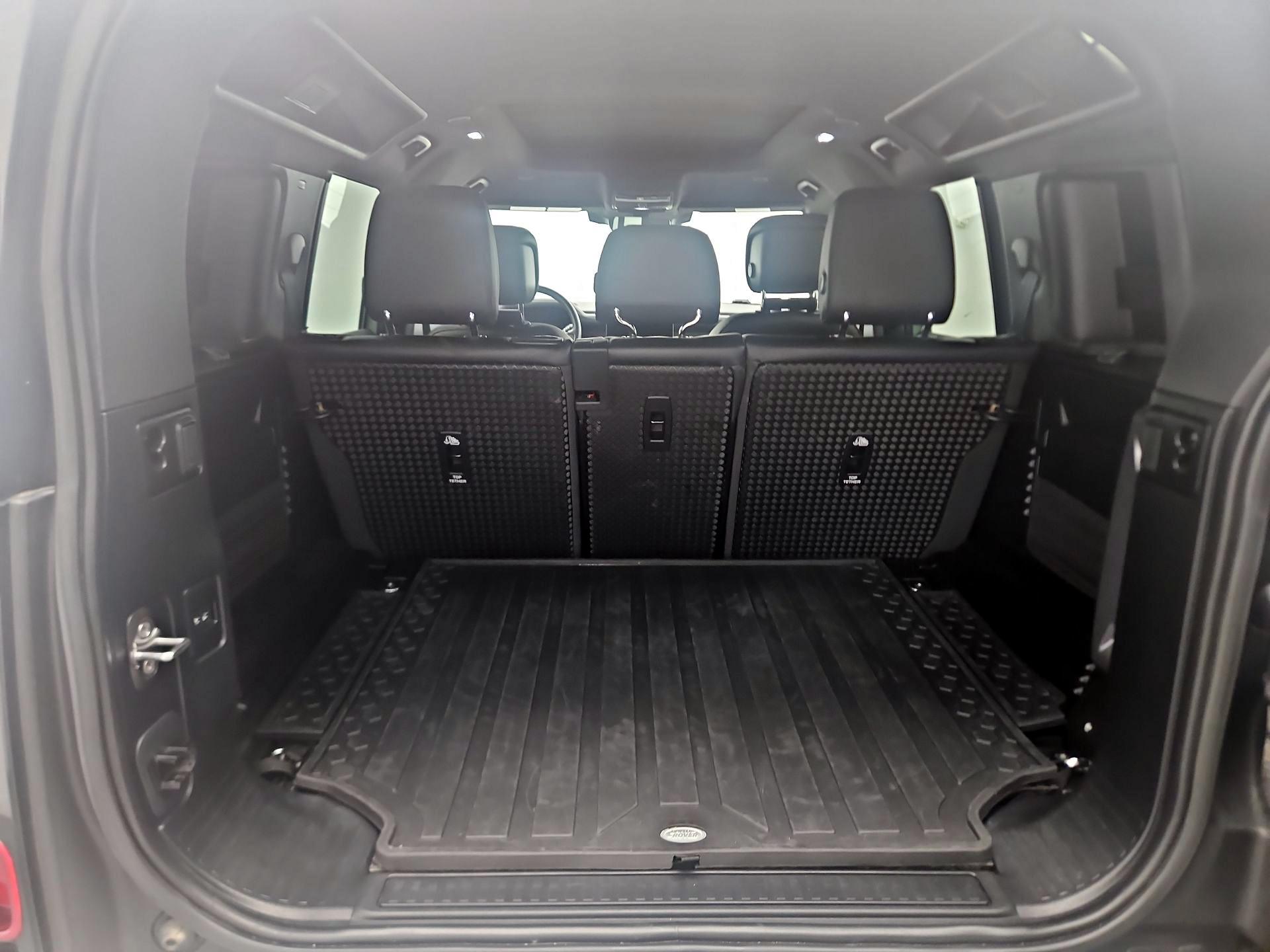 Thumbnail: 2023 Land Rover Defender - 20