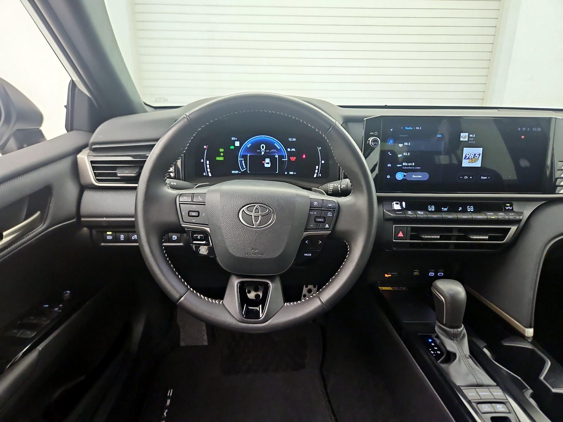 Thumbnail: 2025 Toyota Camry - 10