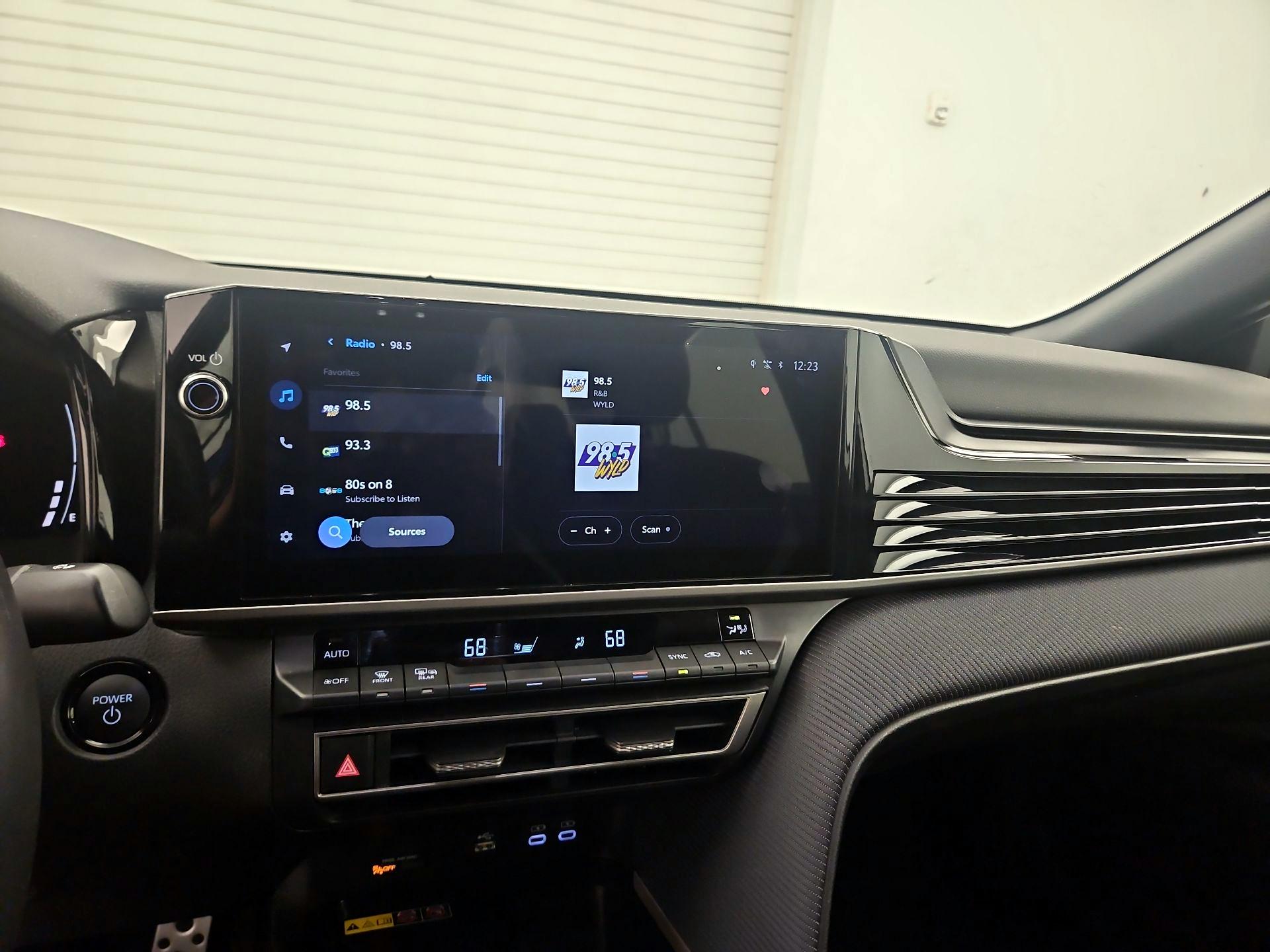 Thumbnail: 2025 Toyota Camry - 15