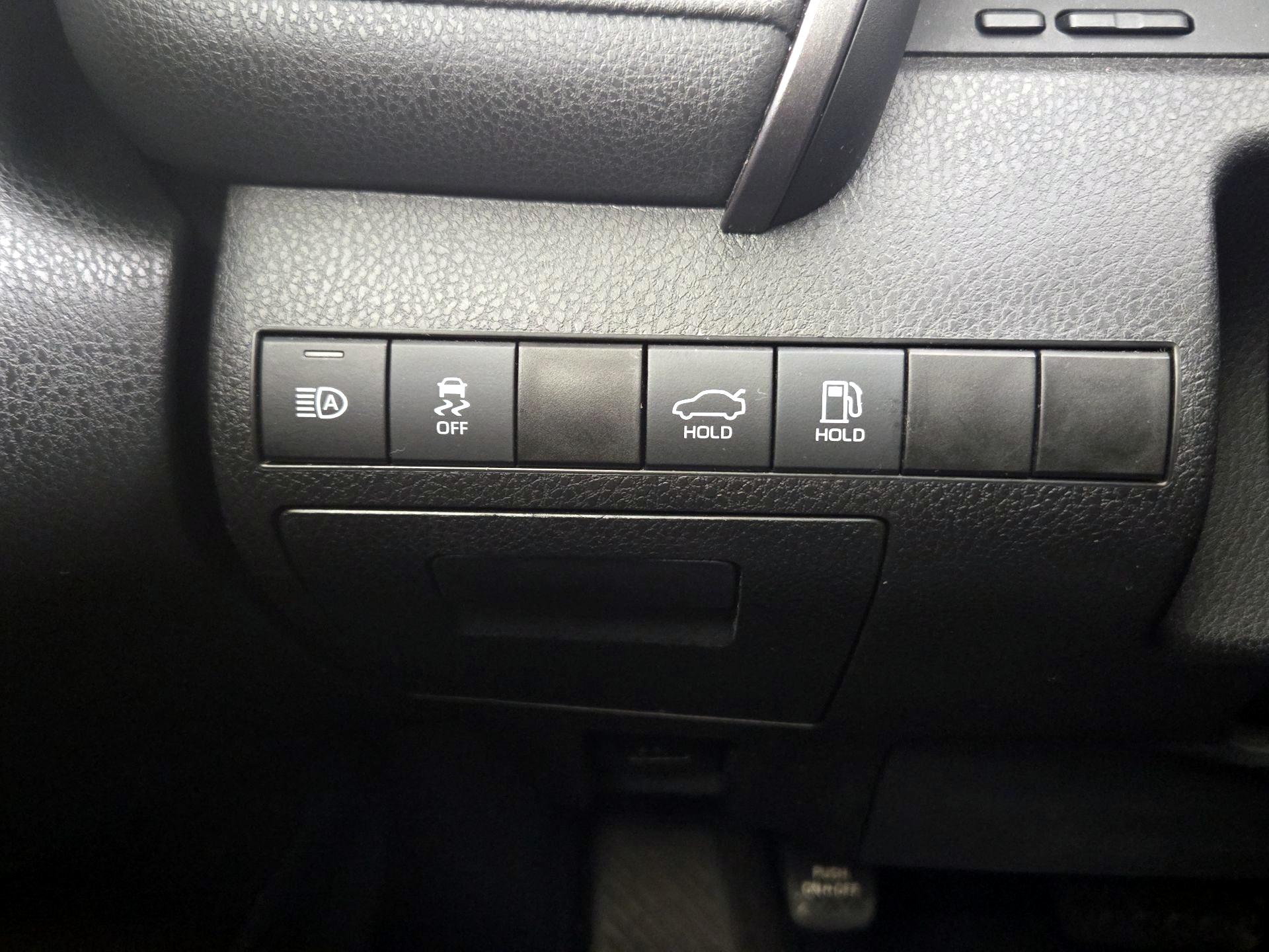 Thumbnail: 2021 Toyota Camry - 13