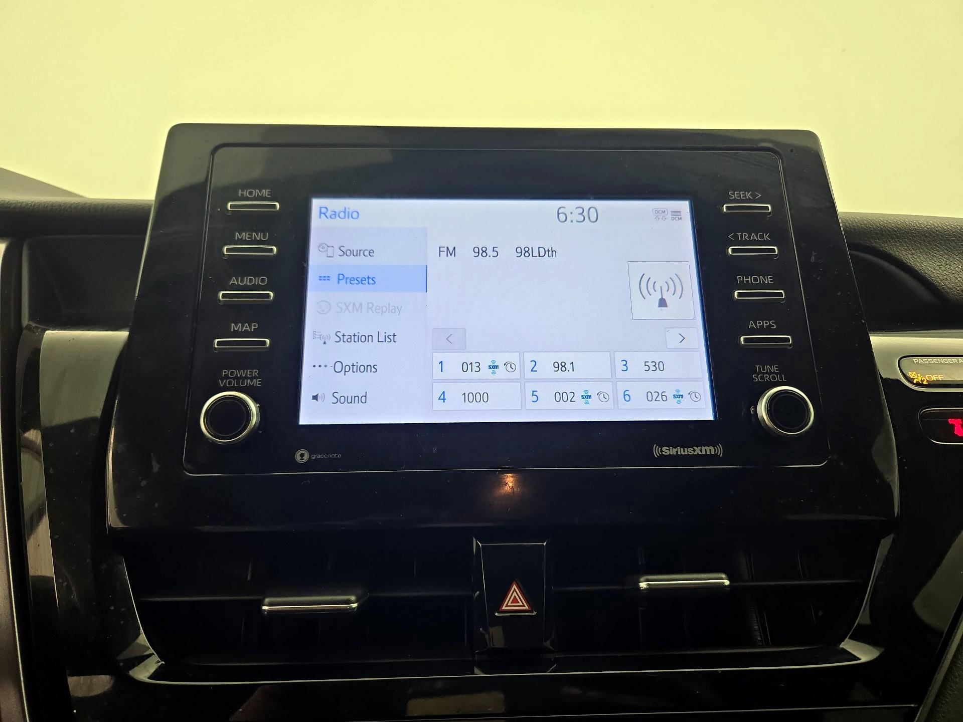 Thumbnail: 2021 Toyota Camry - 16