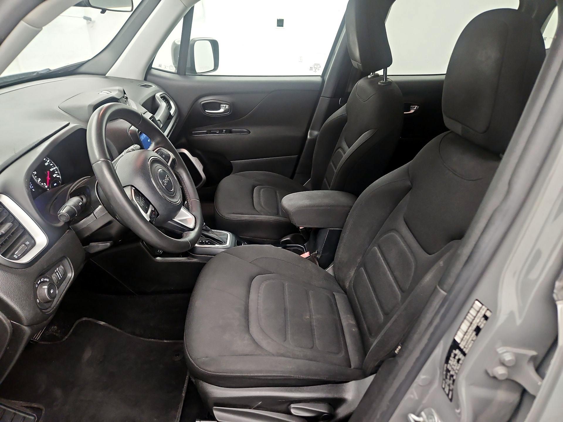 Thumbnail: 2019 Jeep Renegade - 11