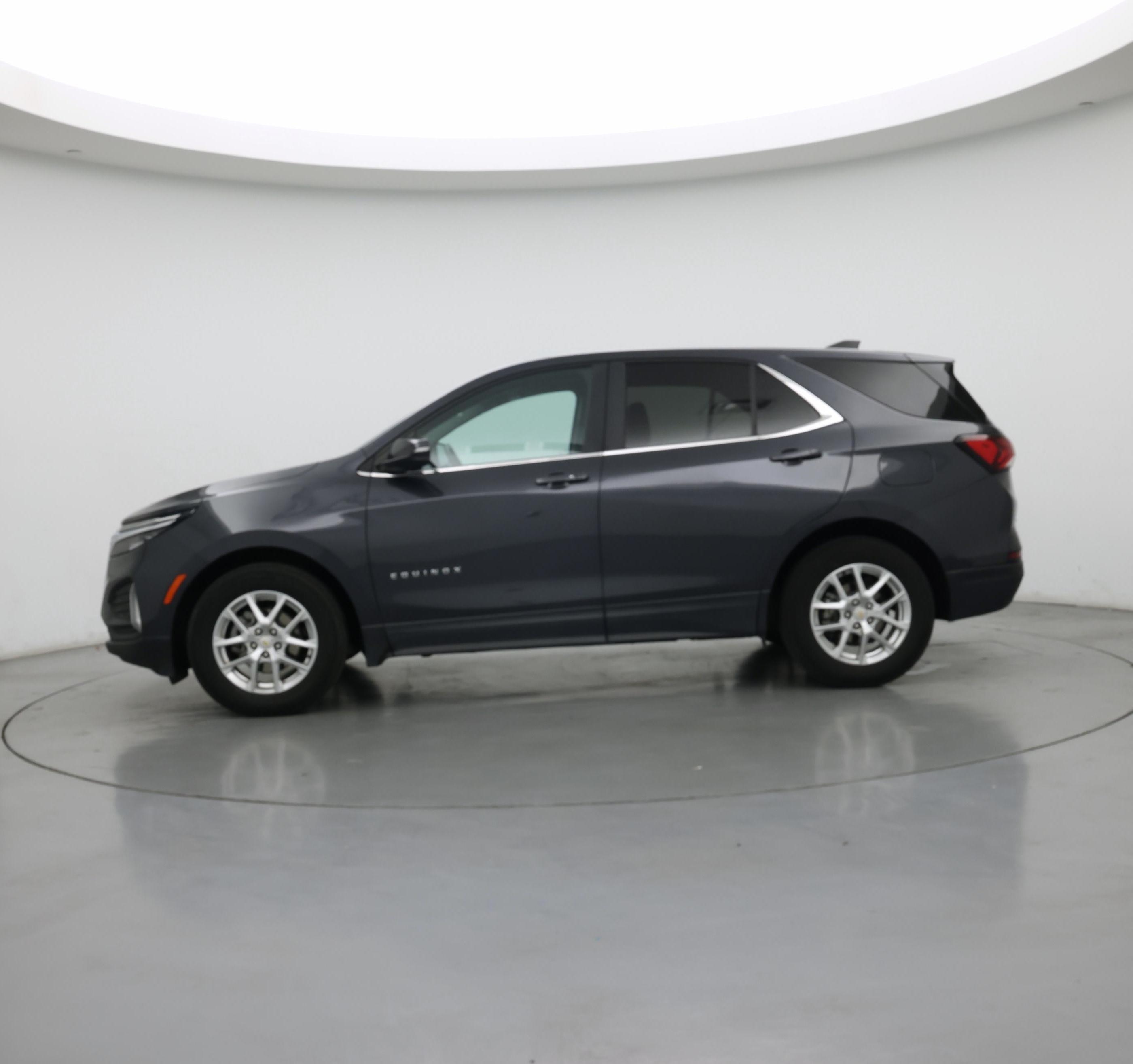 Thumbnail: 2022 Chevrolet Equinox - 3