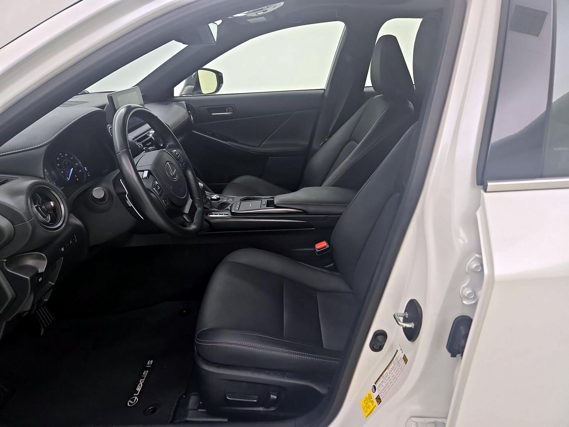 Thumbnail: 2023 Lexus IS - 11