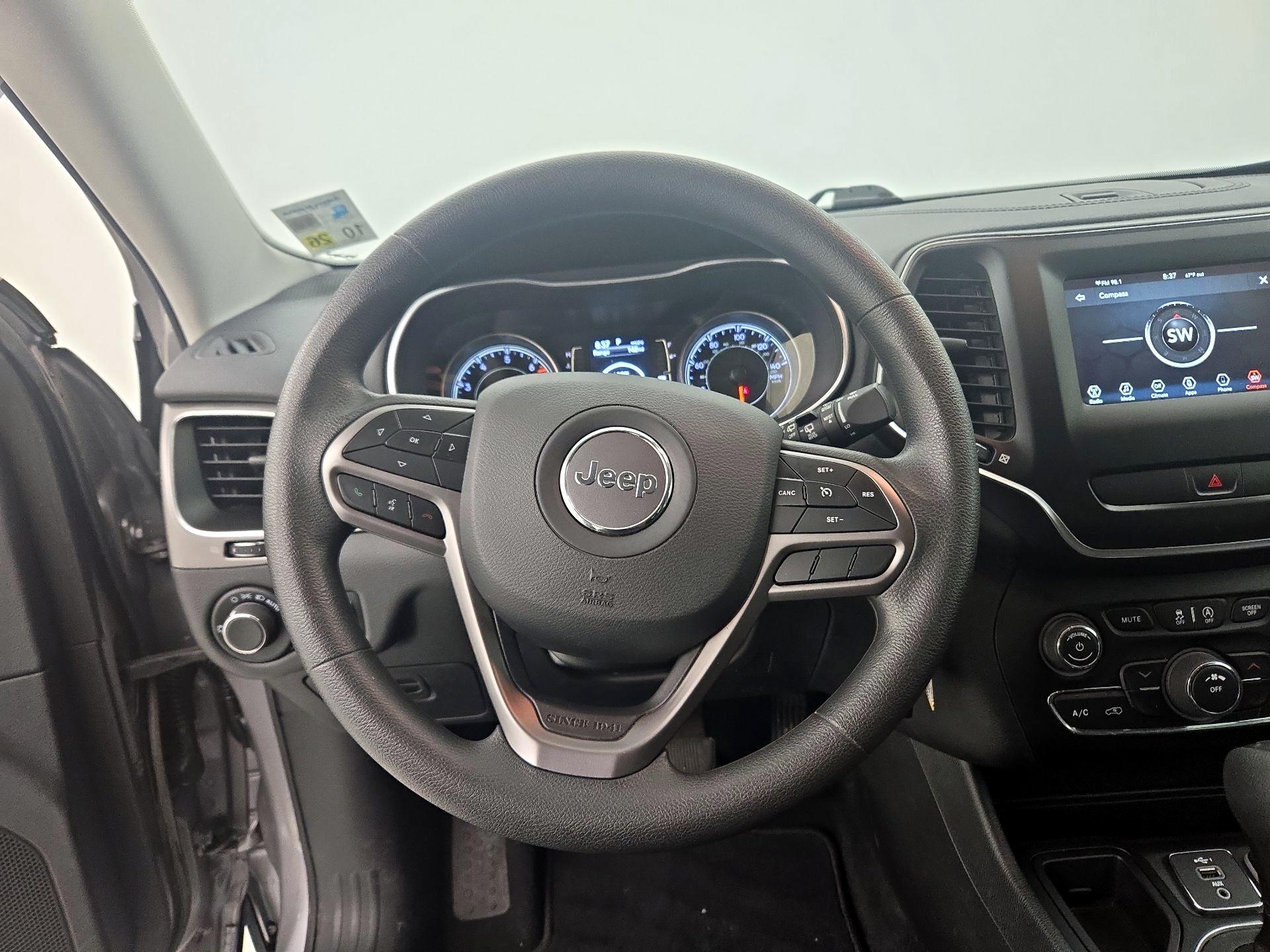 Thumbnail: 2020 Jeep Cherokee - 10