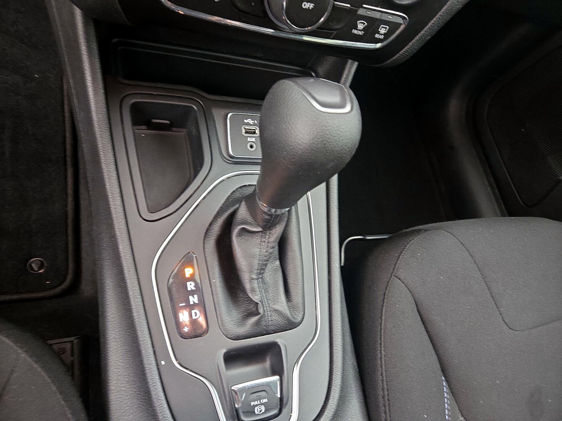 Thumbnail: 2020 Jeep Cherokee - 17