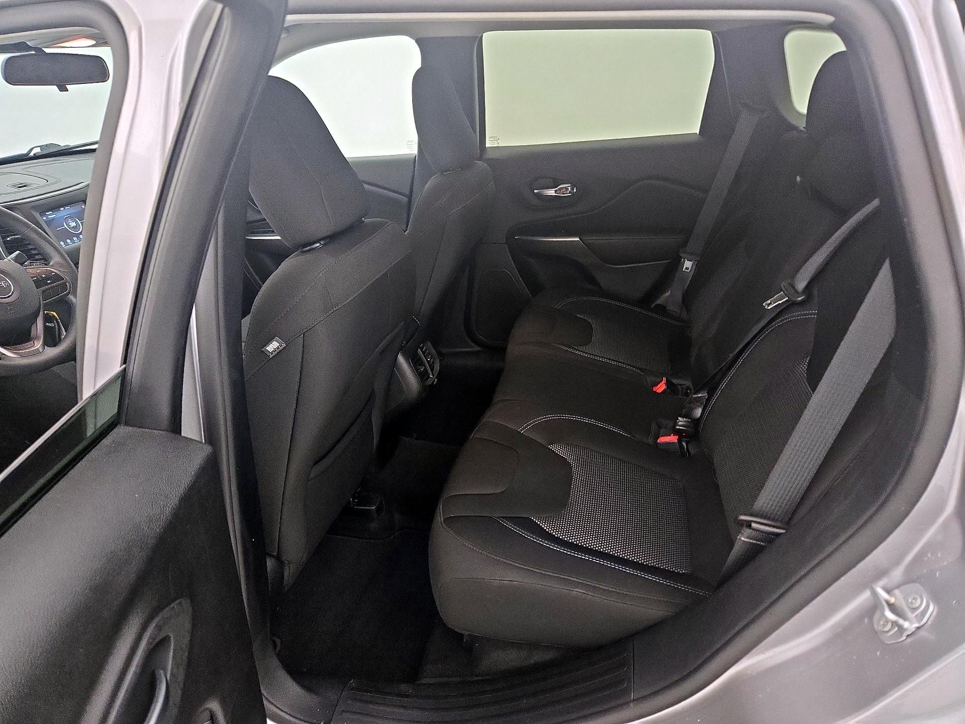 Thumbnail: 2020 Jeep Cherokee - 19