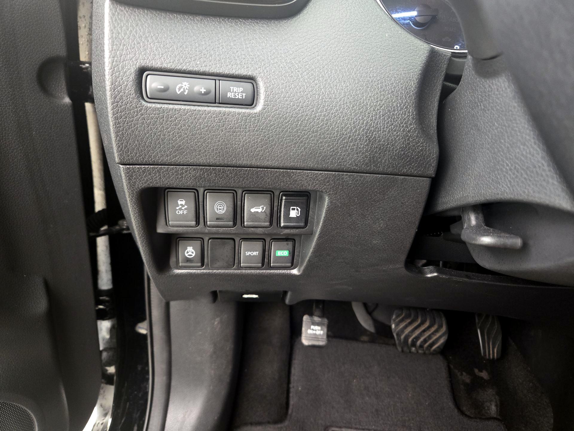 Thumbnail: 2018 Nissan Rogue - 13