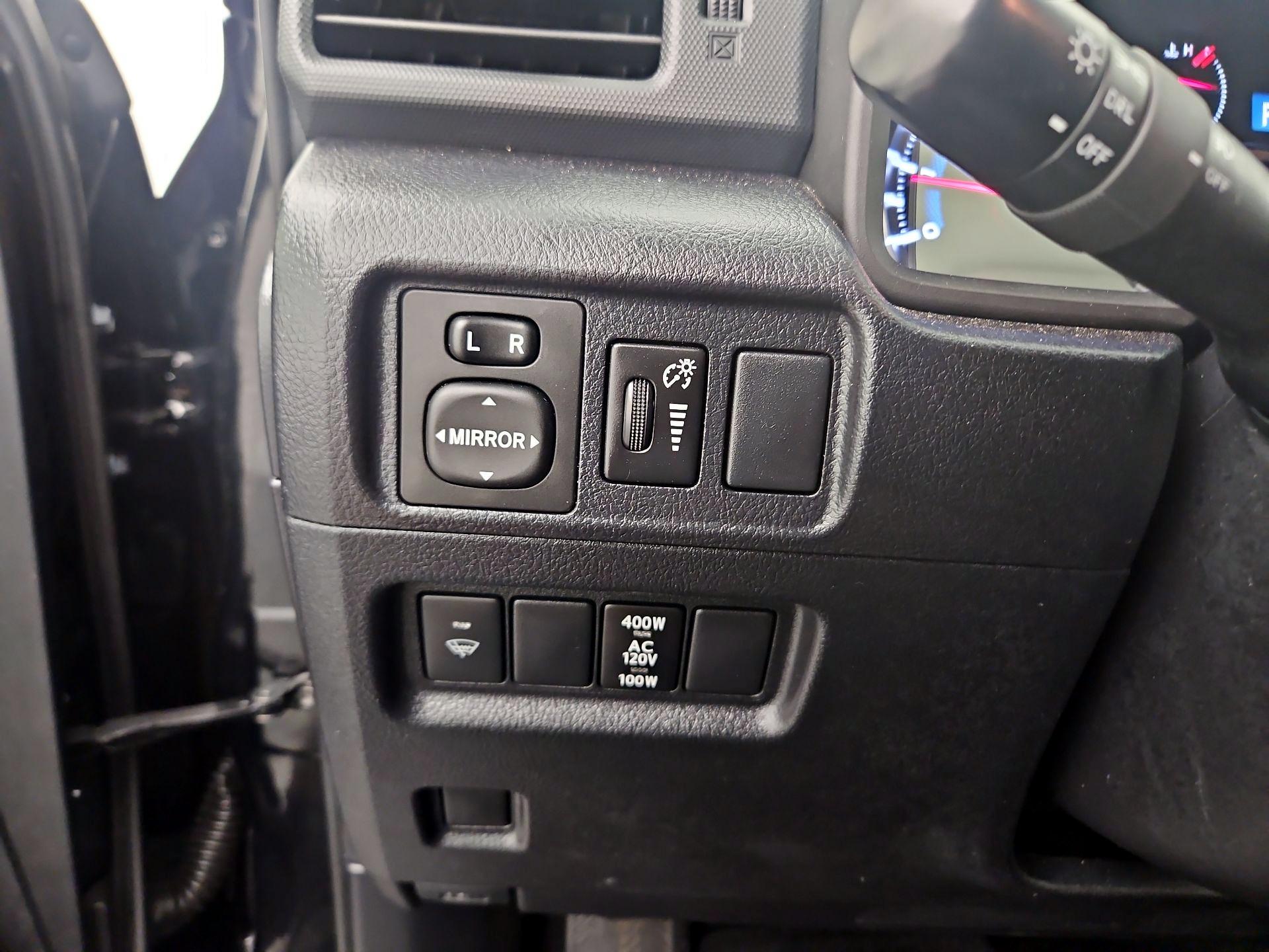 Thumbnail: 2018 Toyota 4Runner - 13