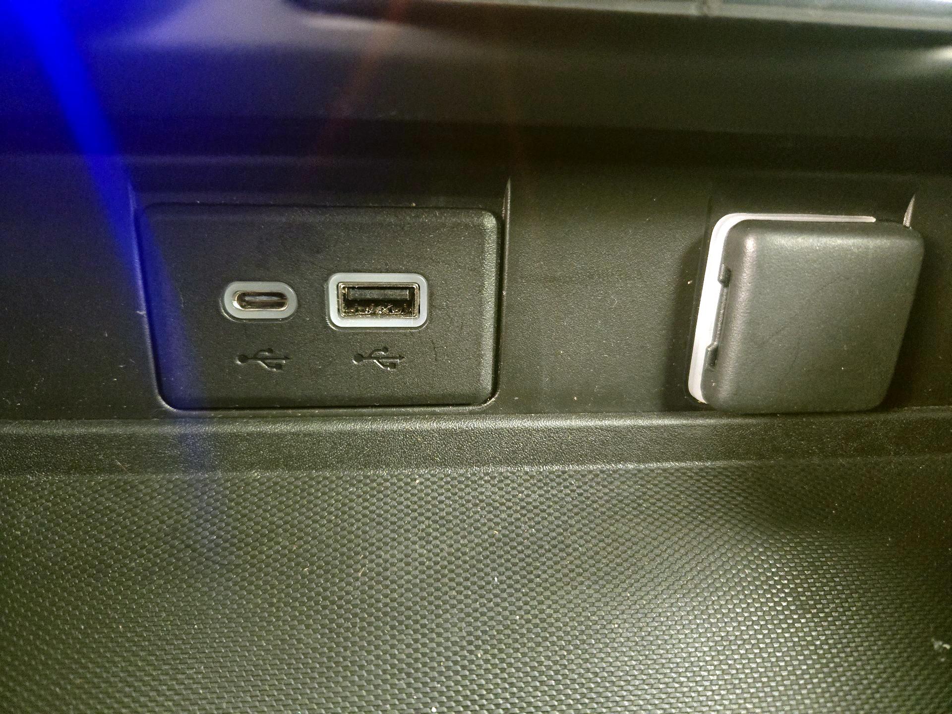 Thumbnail: 2023 Chevrolet Suburban - 19