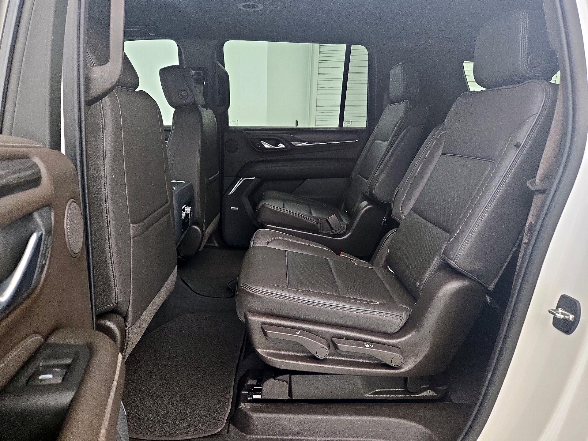 Thumbnail: 2021 GMC Yukon XL - 20