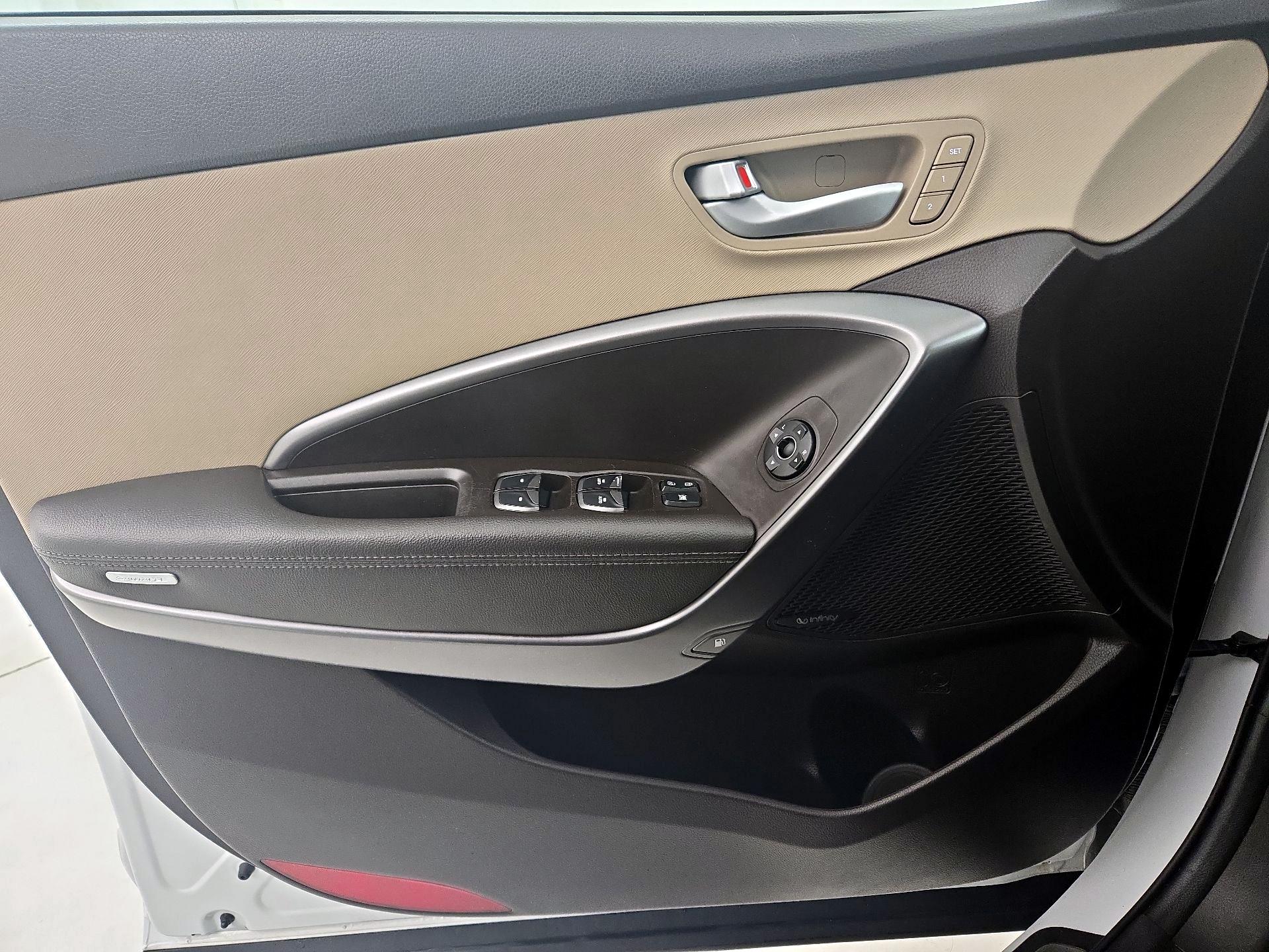 Thumbnail: 2017 Hyundai Santa Fe - 12