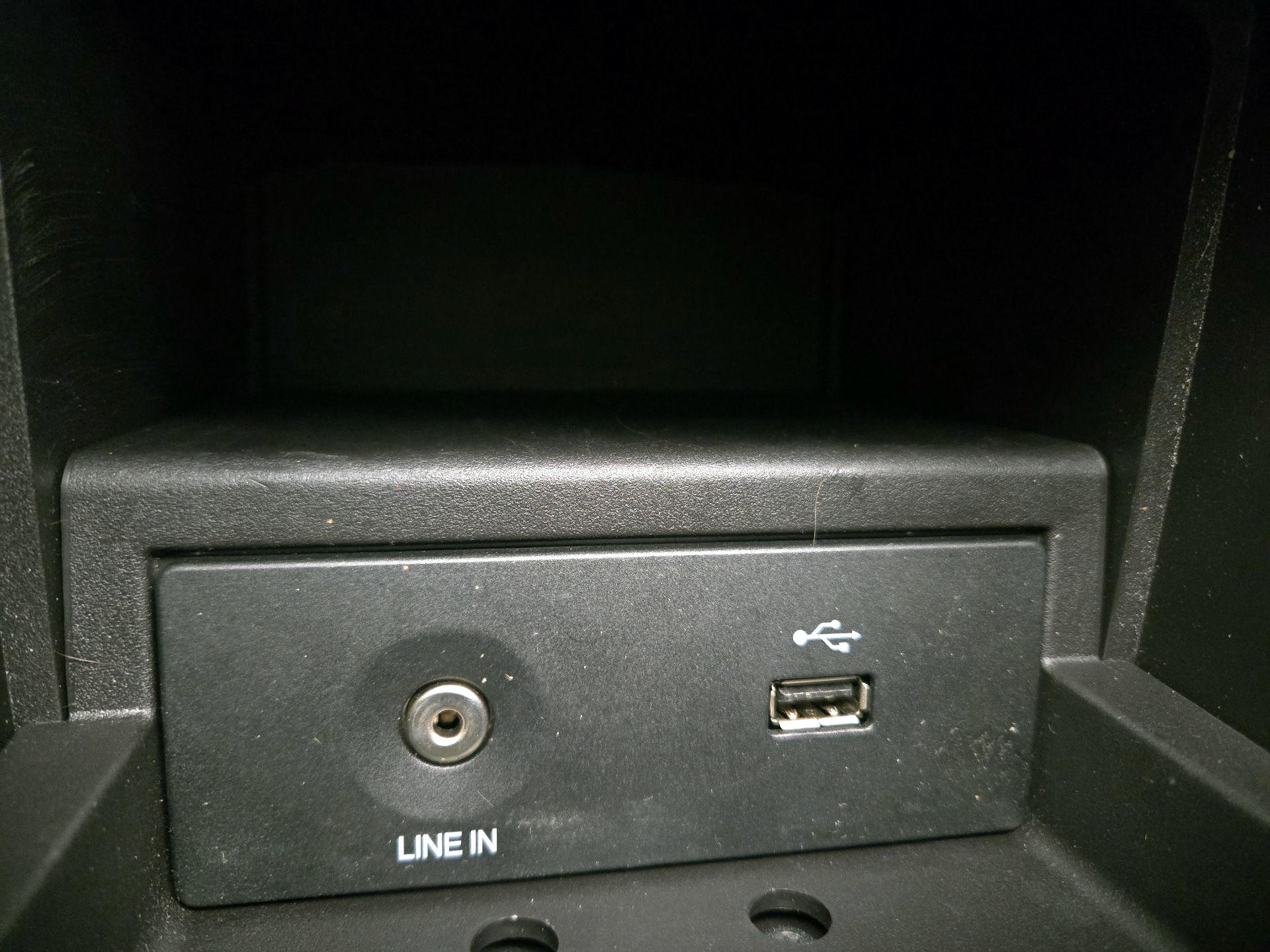 Thumbnail: 2014 Ford Focus - 17