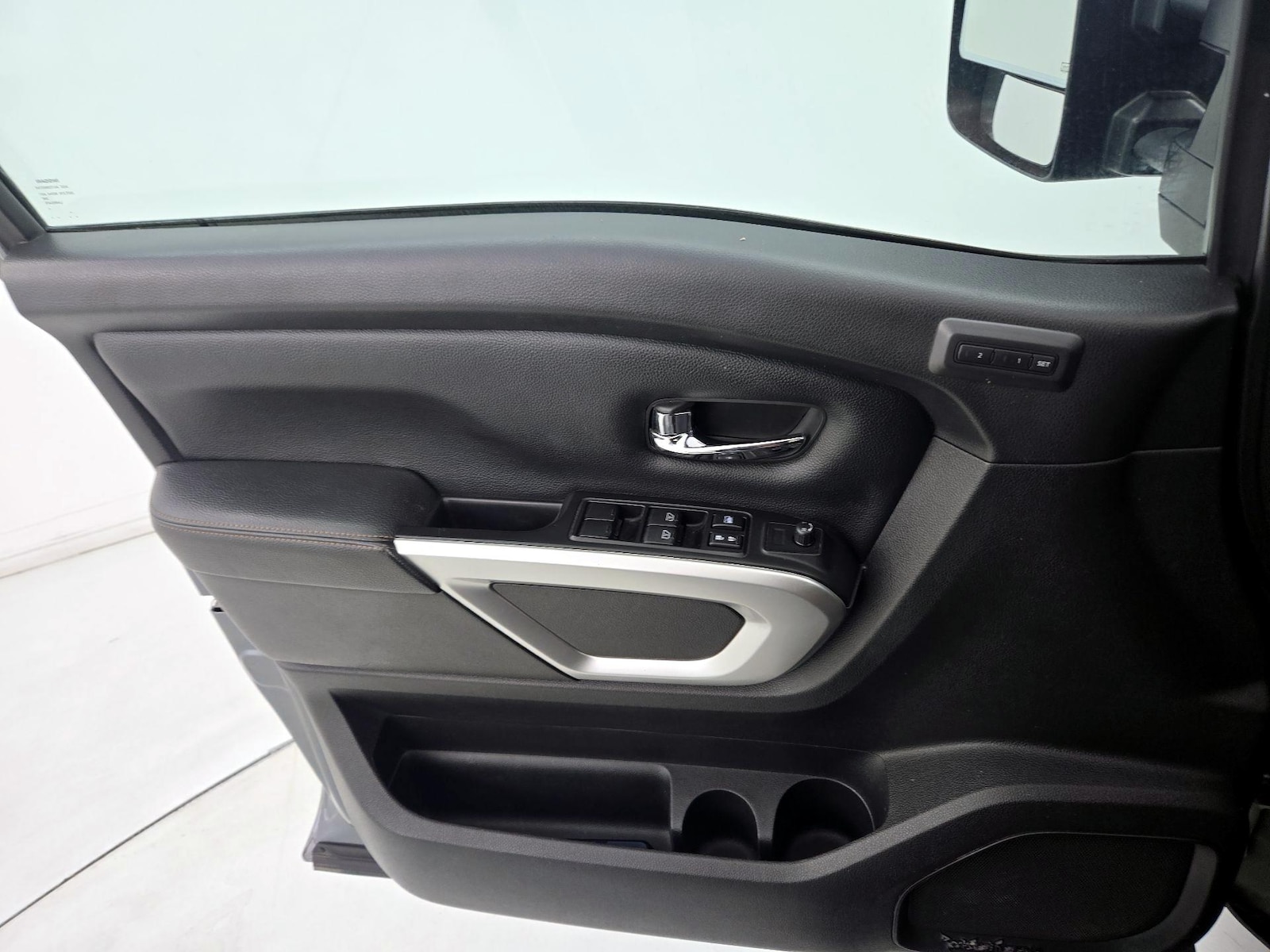 2018 Nissan Titan XD SL - Photo 13