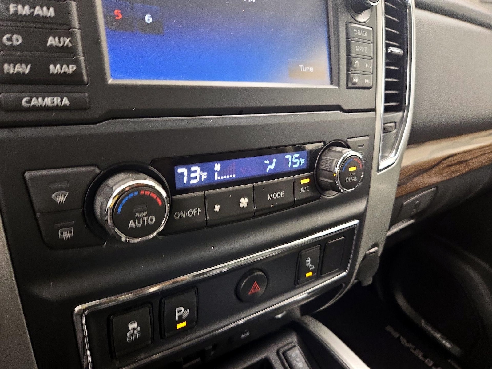 2018 Nissan Titan XD SL - Photo 18