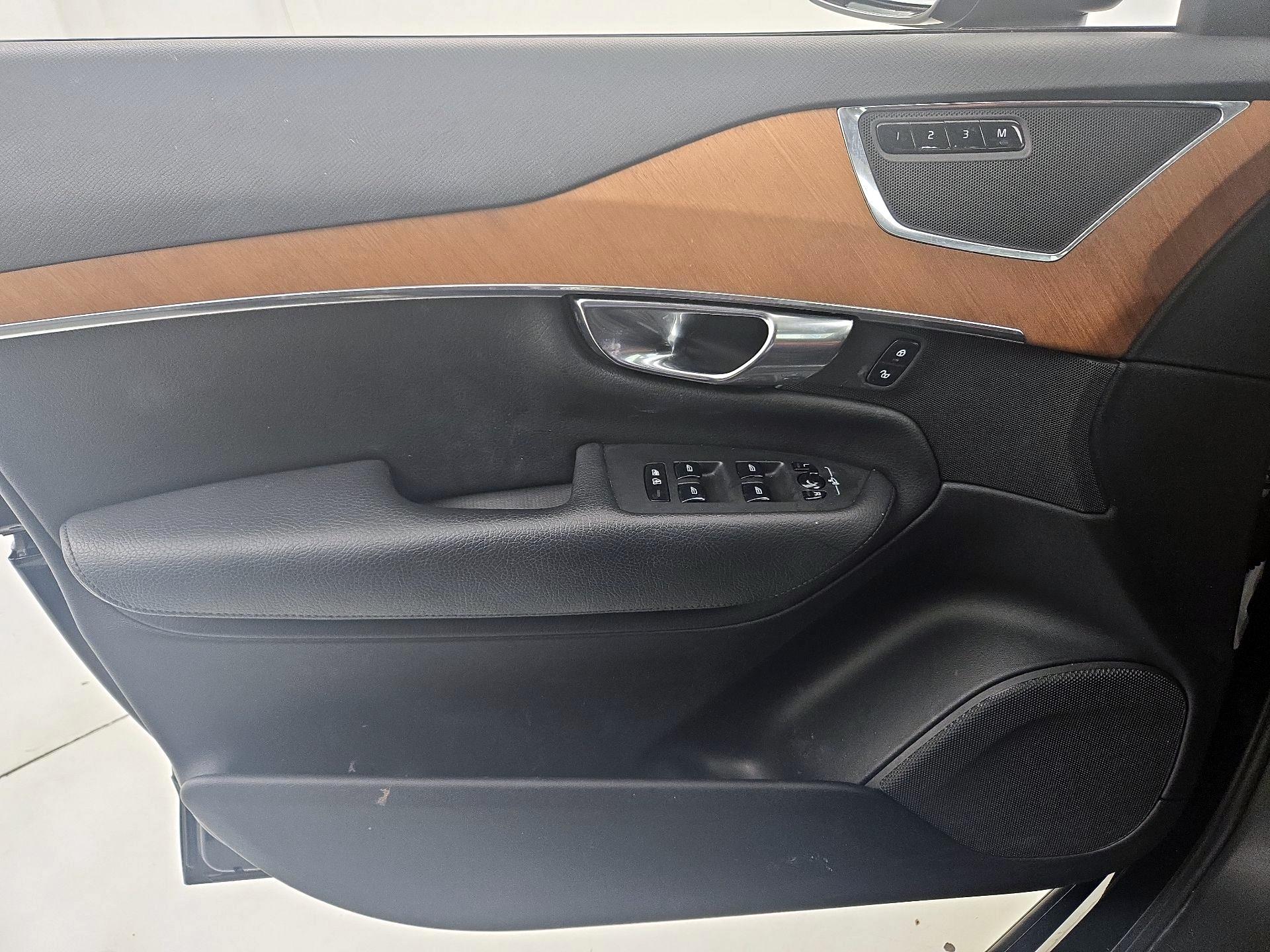 Thumbnail: 2022 Volvo XC90 - 12