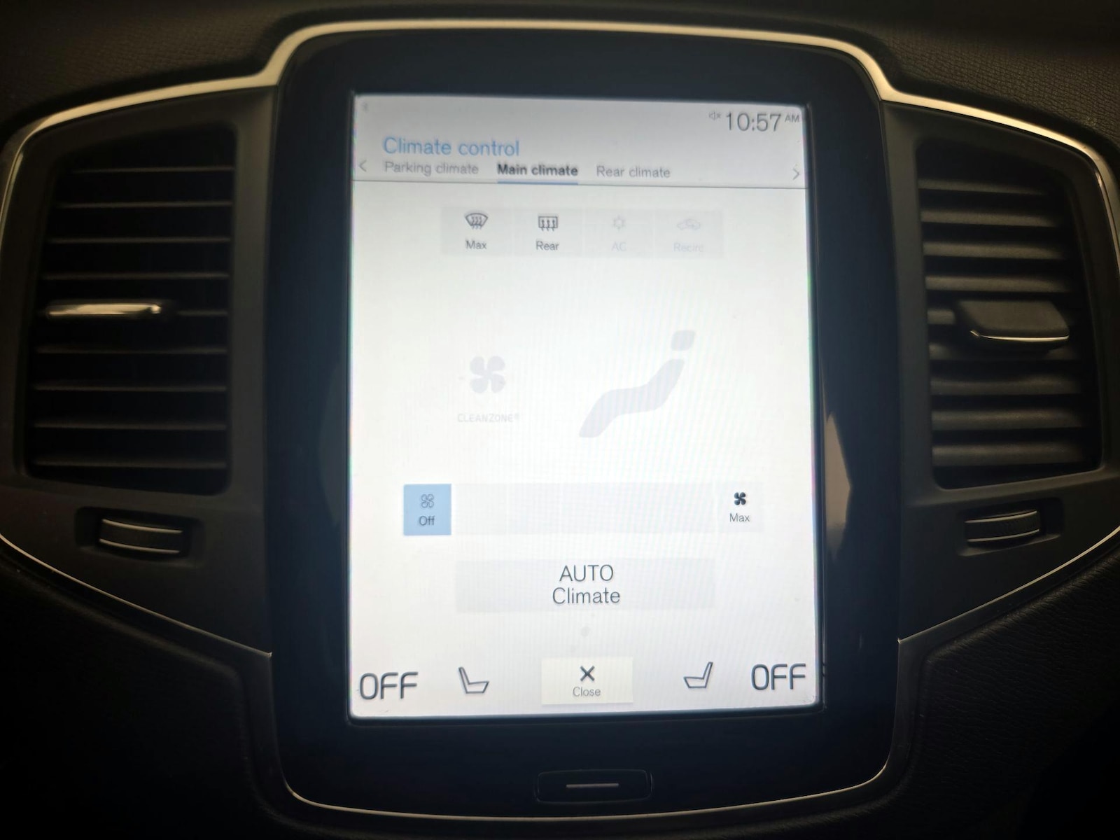 2022 Volvo XC90 Momentum - Photo 18