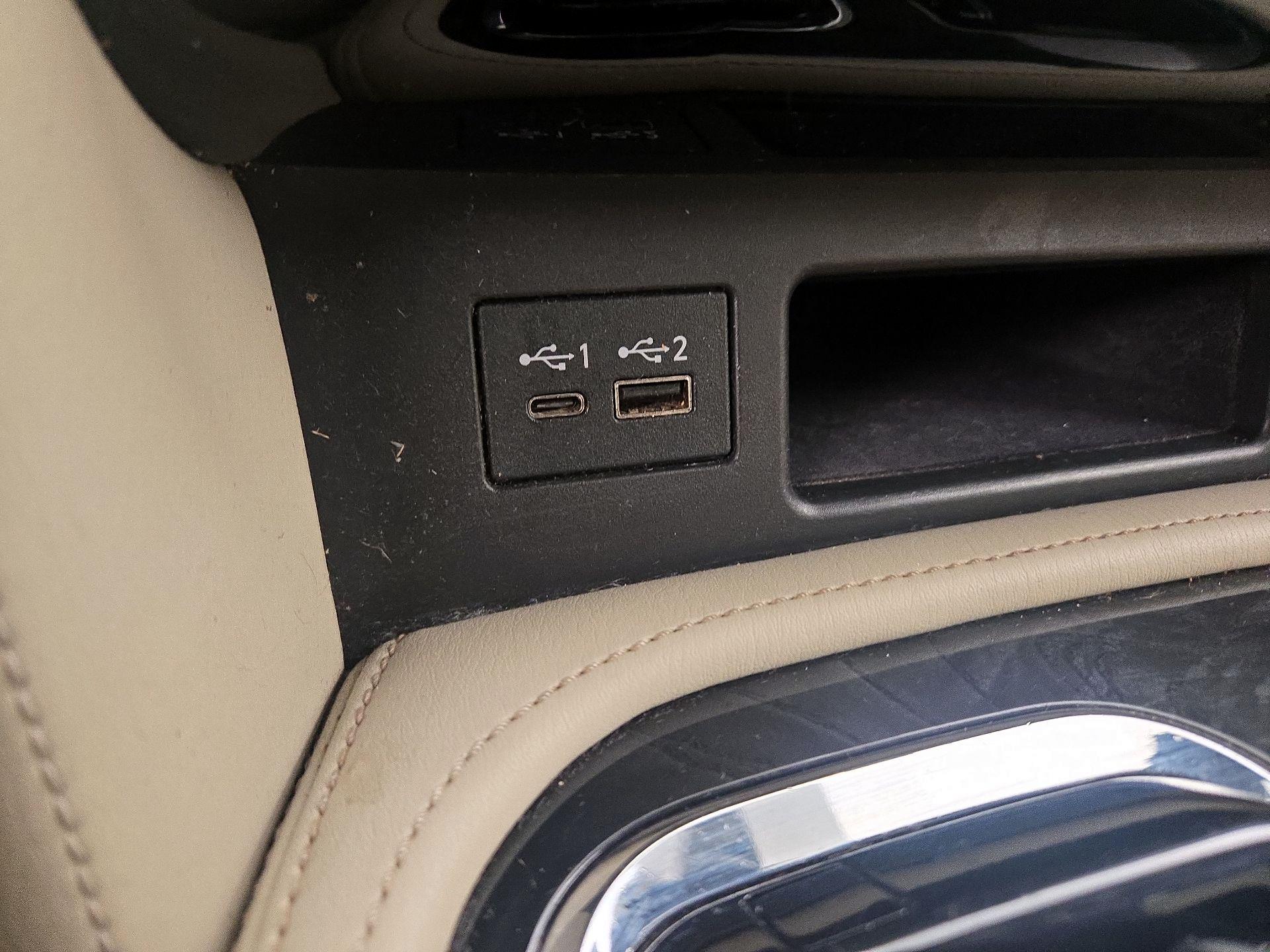 Thumbnail: 2021 INFINITI QX80 - 19