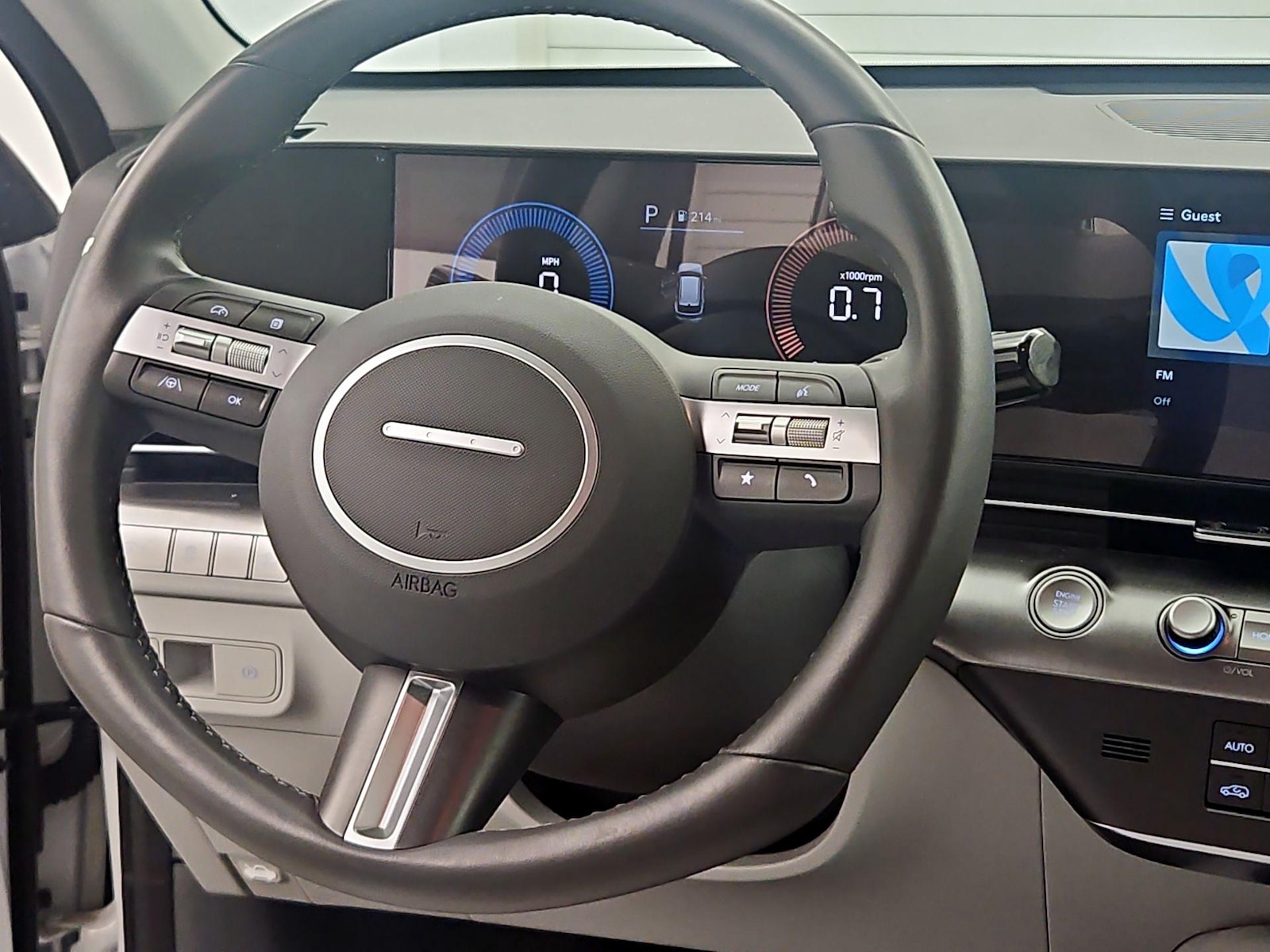 2025 Hyundai Kona SEL - Photo 11