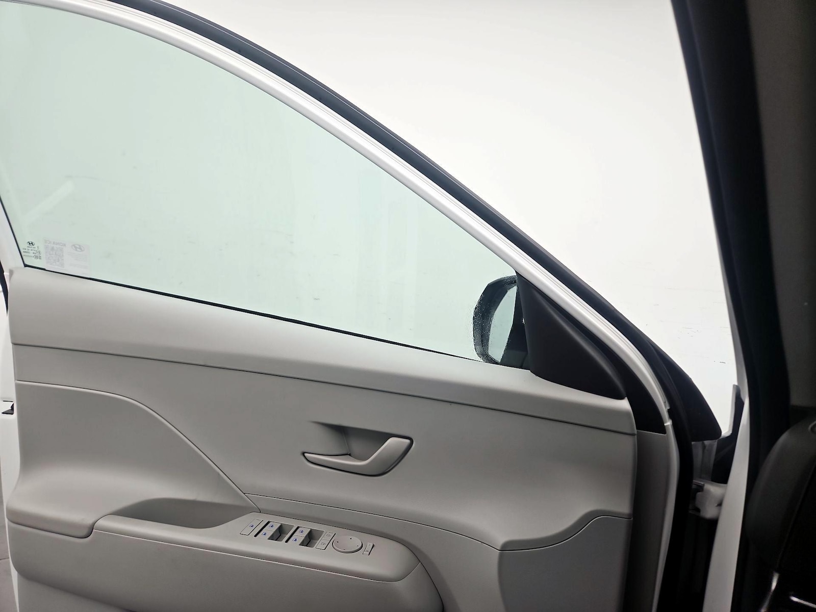 2025 Hyundai Kona SEL - Photo 13