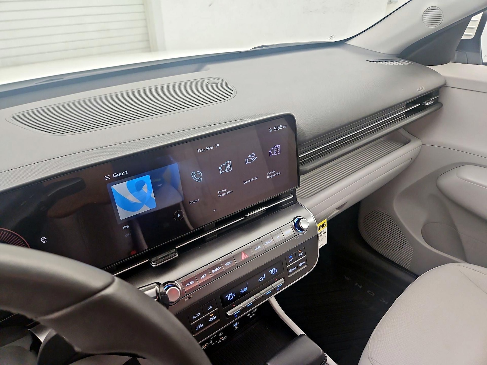 2025 Hyundai Kona SEL - Photo 14