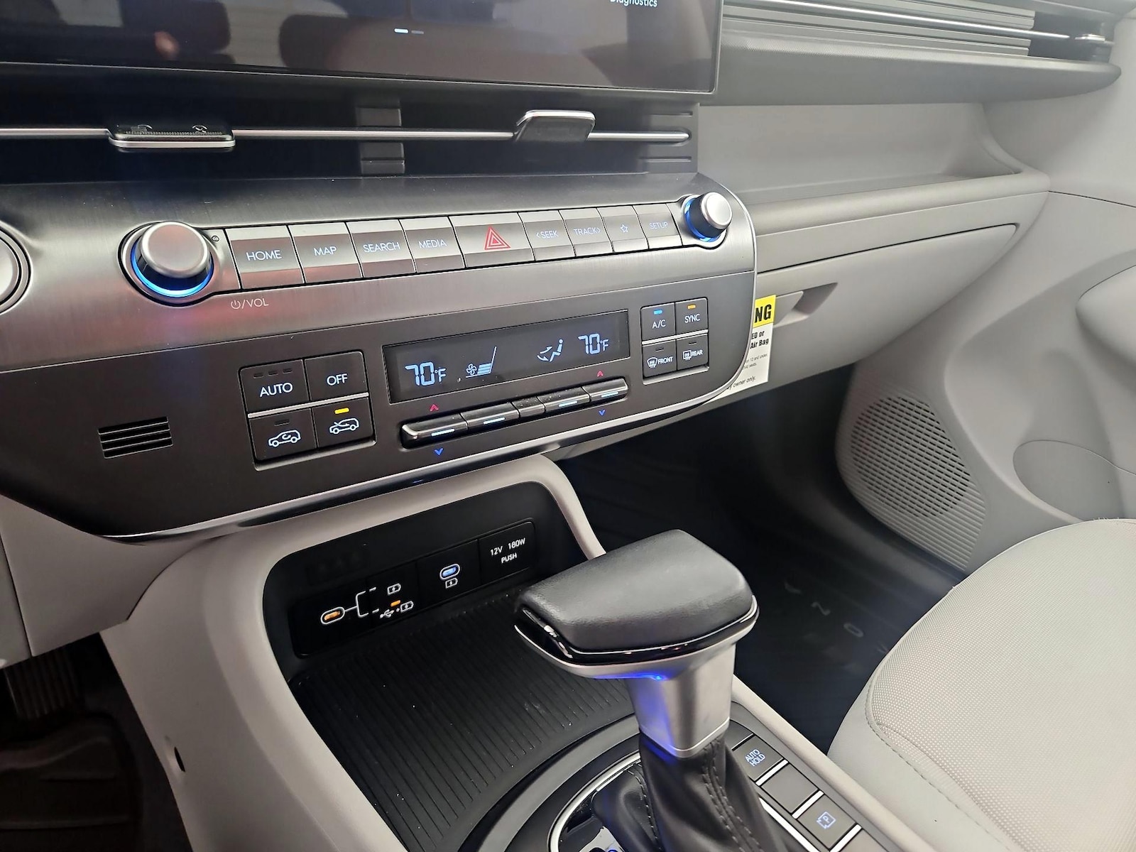 2025 Hyundai Kona SEL - Photo 15