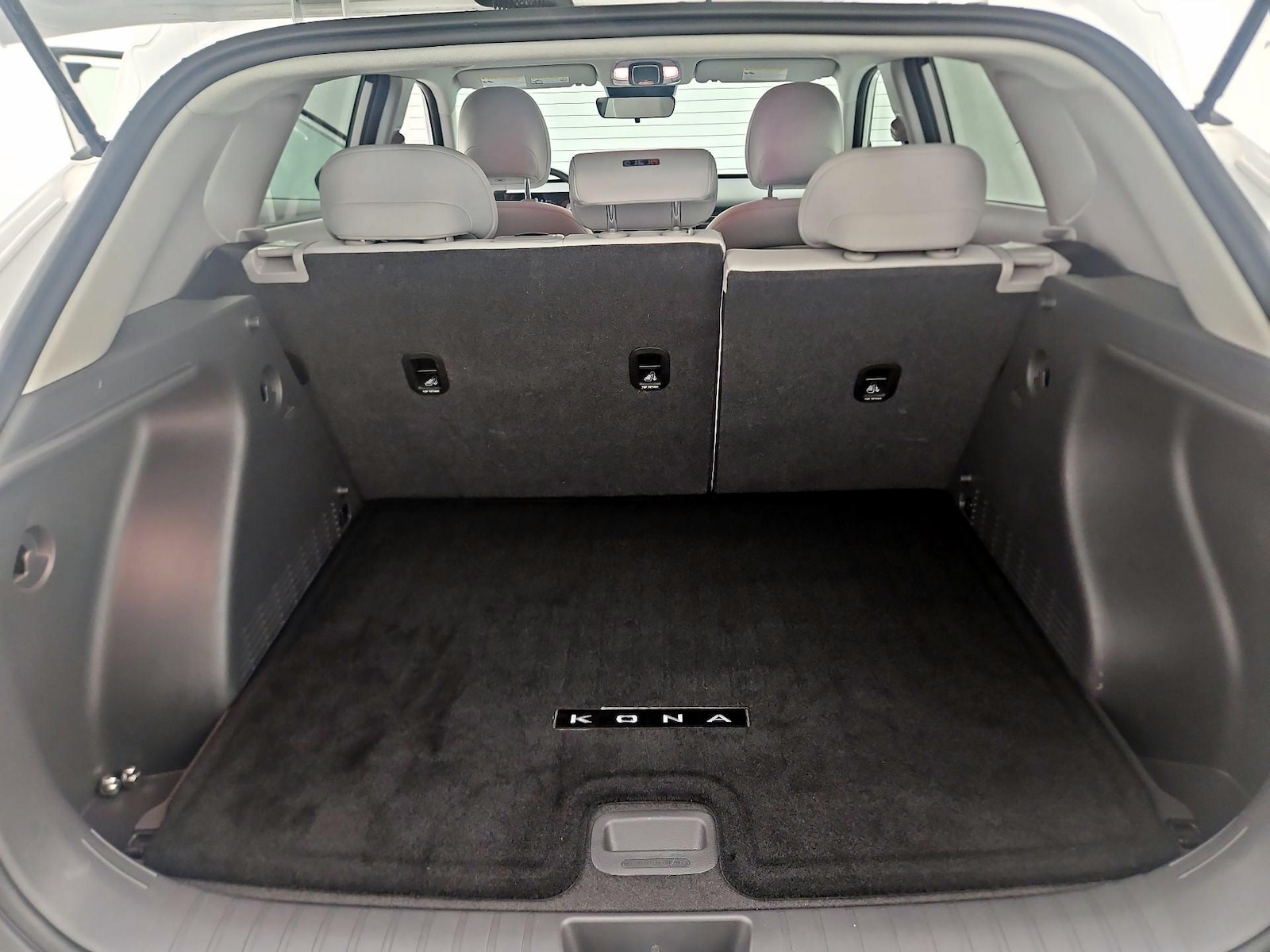 2025 Hyundai Kona SEL - Photo 18