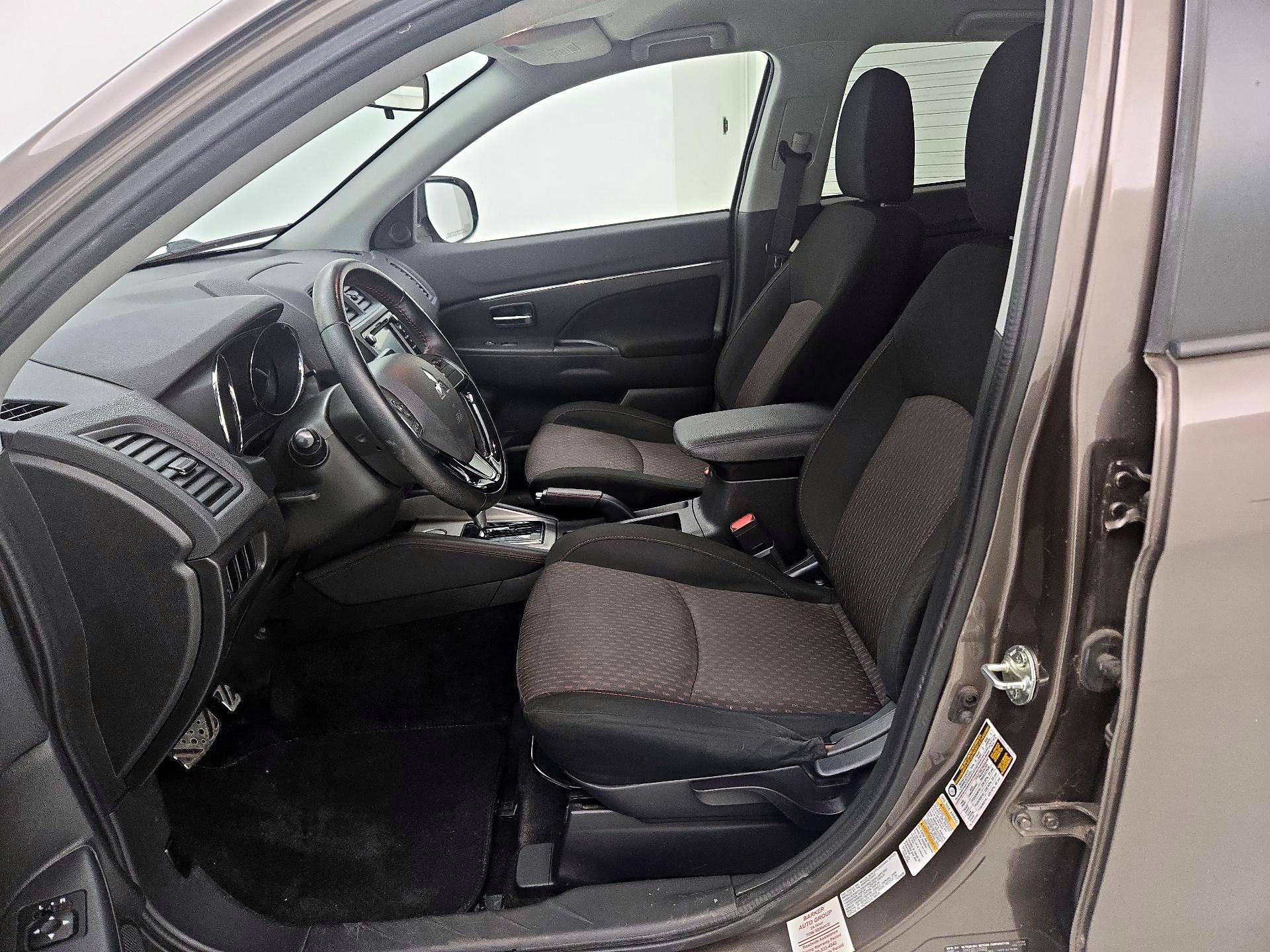 Thumbnail: 2018 Mitsubishi Outlander Sport - 11