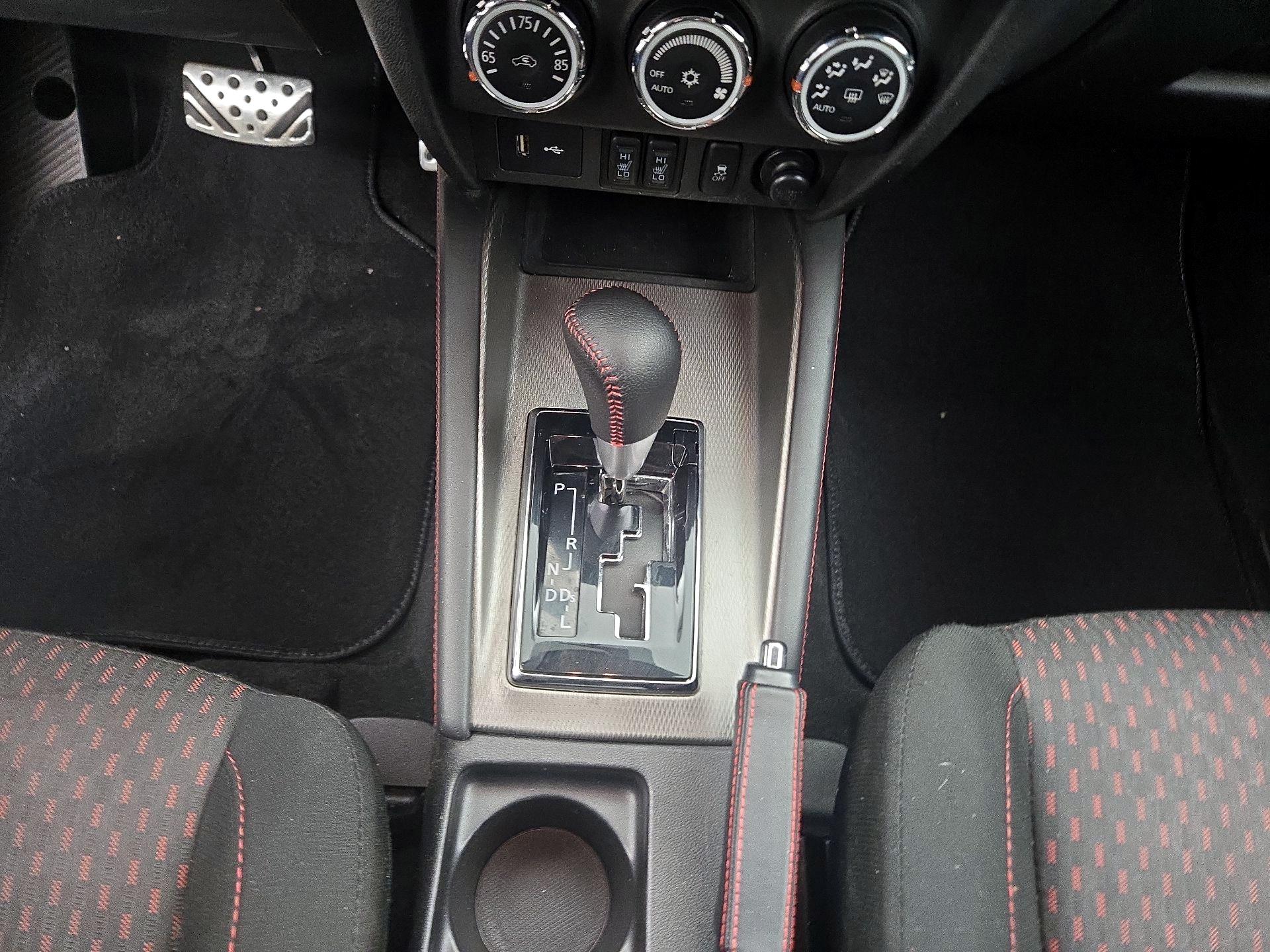 Thumbnail: 2018 Mitsubishi Outlander Sport - 17