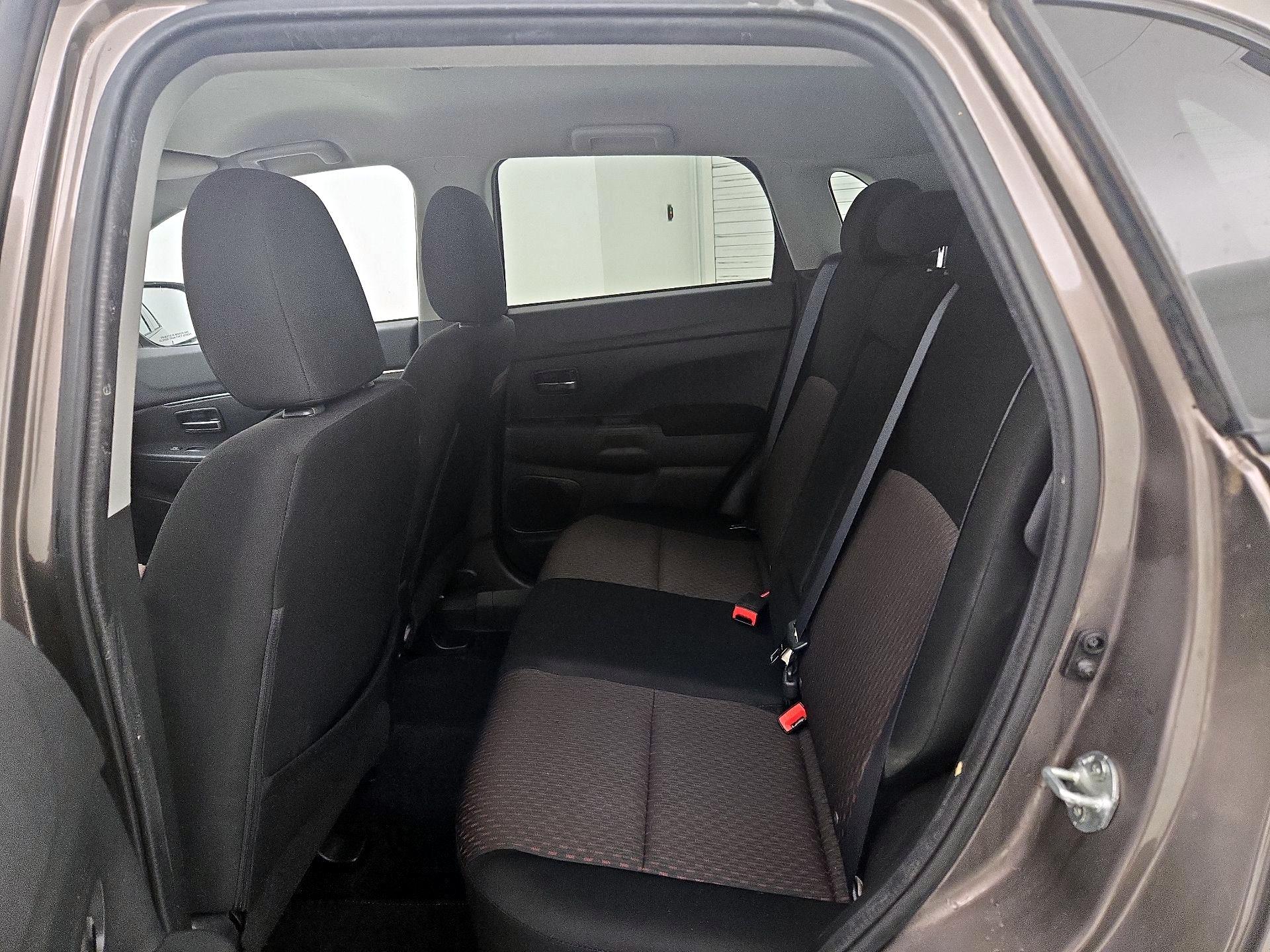 Thumbnail: 2018 Mitsubishi Outlander Sport - 19