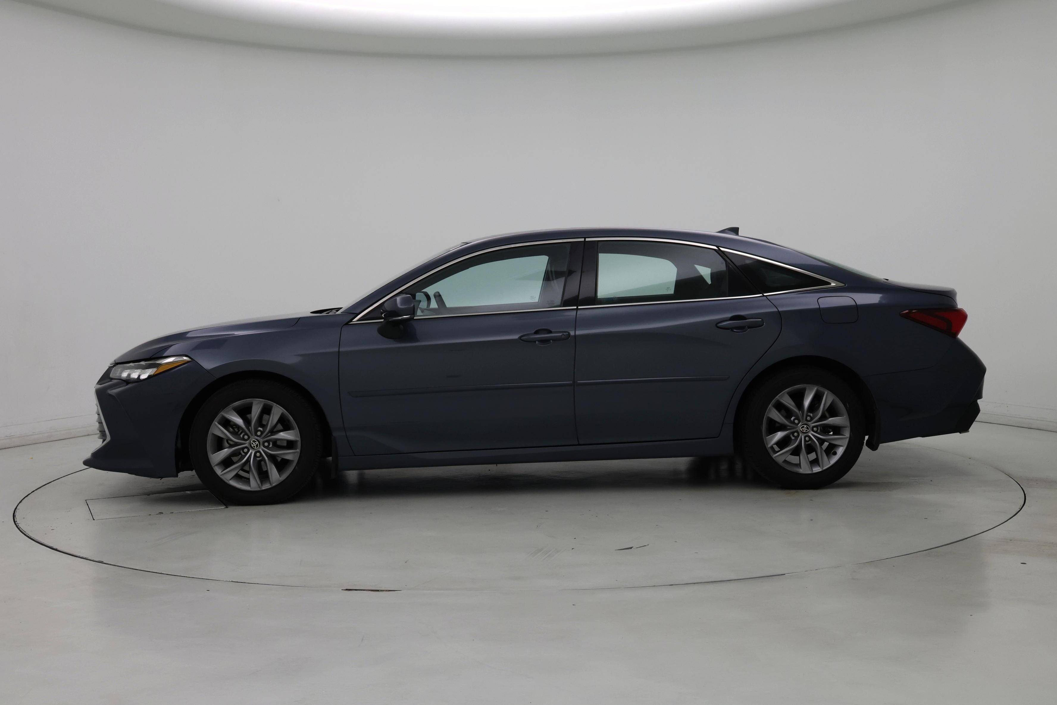 Thumbnail: 2022 Toyota Avalon - 3