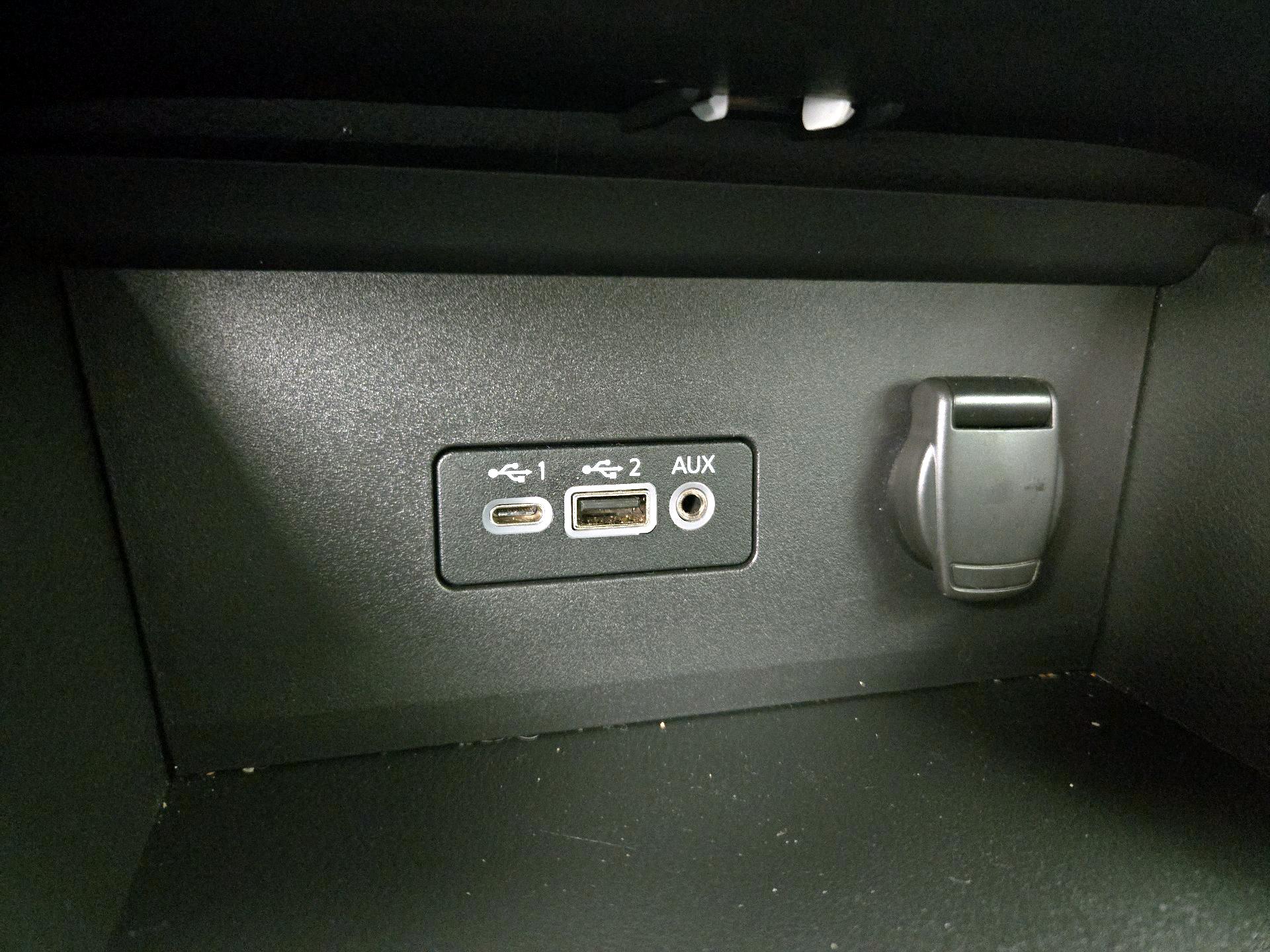 Thumbnail: 2020 Nissan Sentra - 18