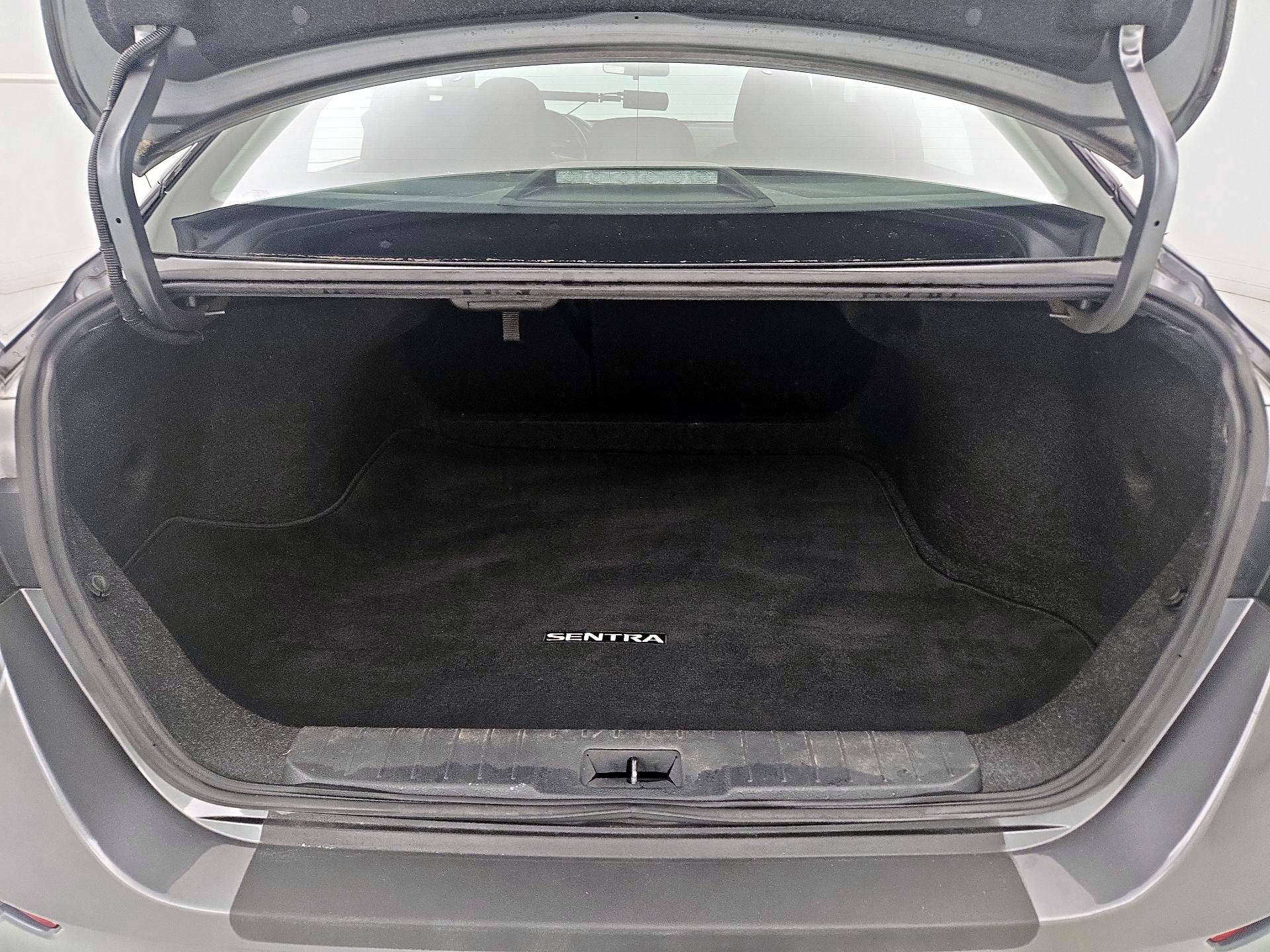 Thumbnail: 2020 Nissan Sentra - 20