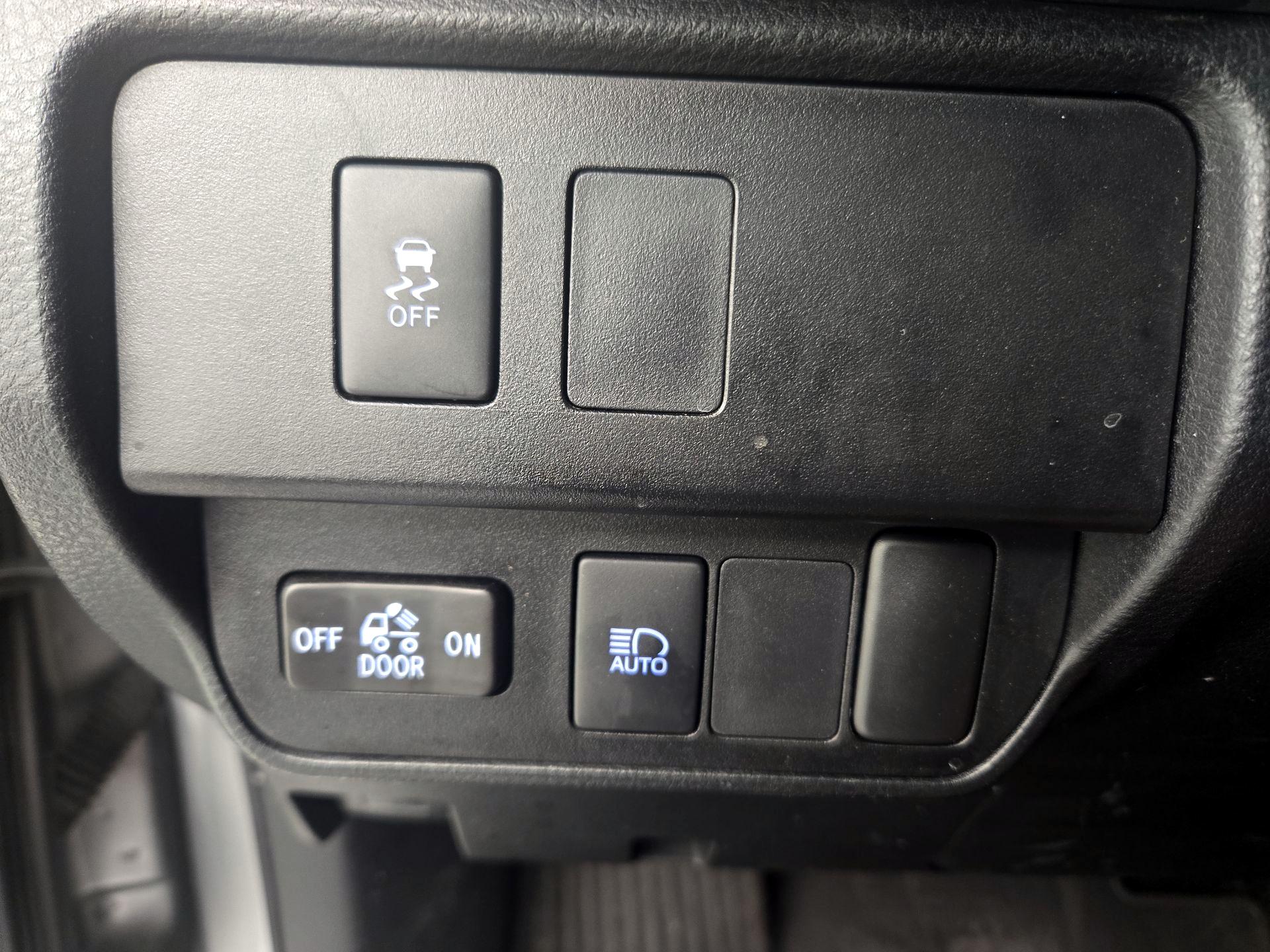 Thumbnail: 2022 Toyota Tacoma - 13