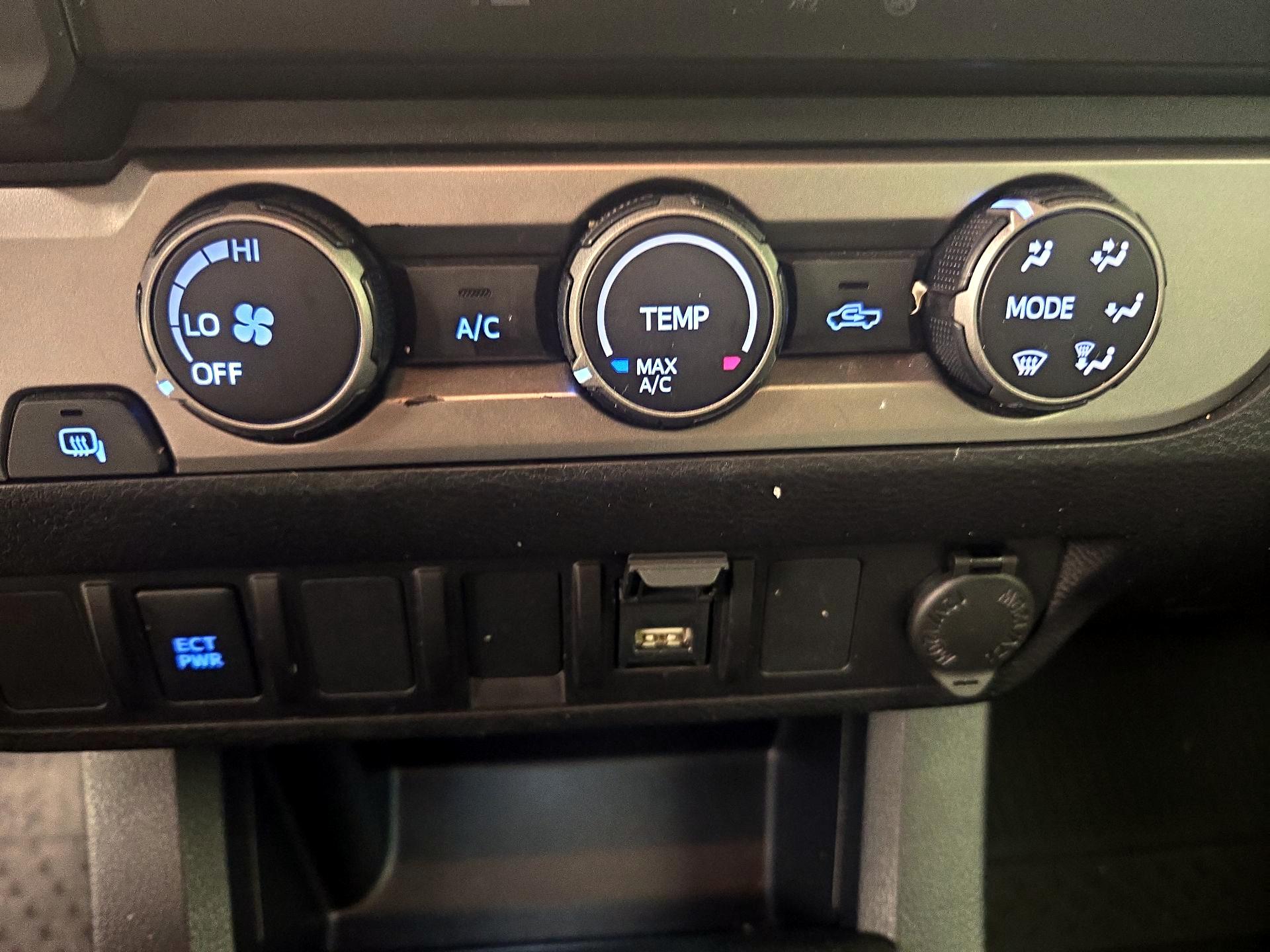 Thumbnail: 2022 Toyota Tacoma - 16