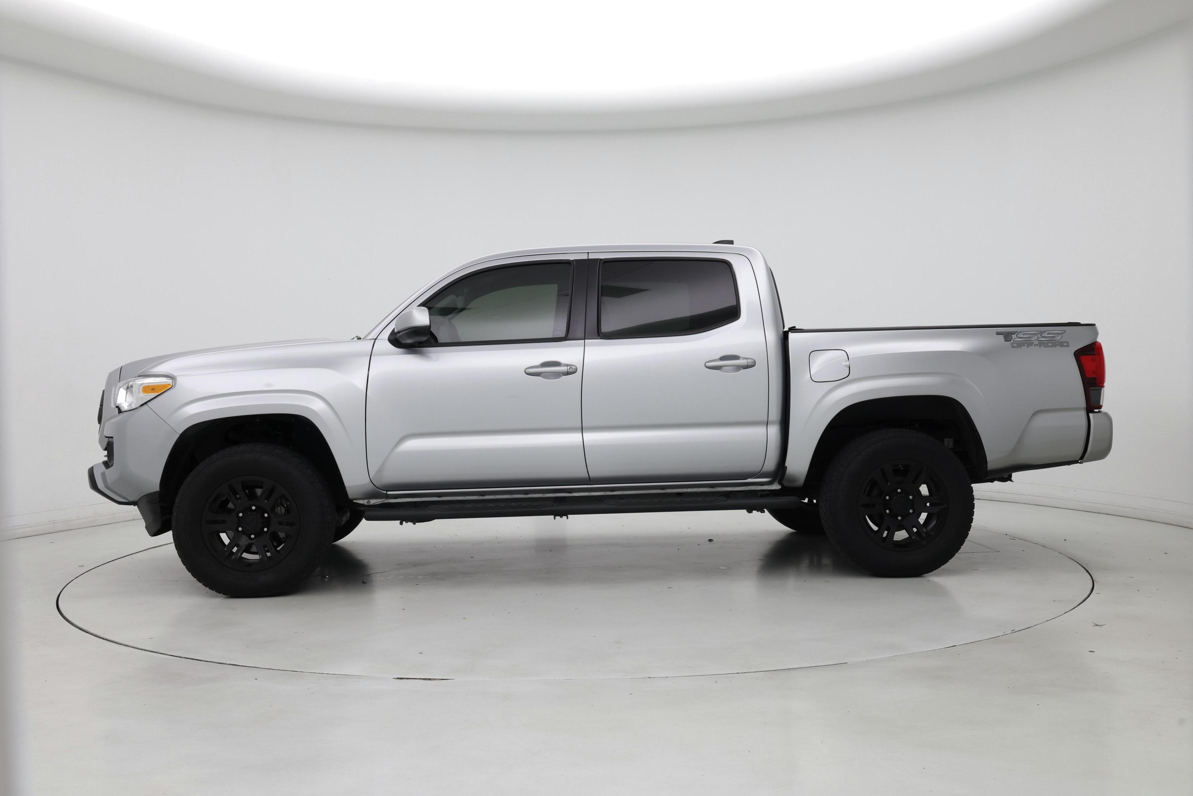 Thumbnail: 2022 Toyota Tacoma - 3